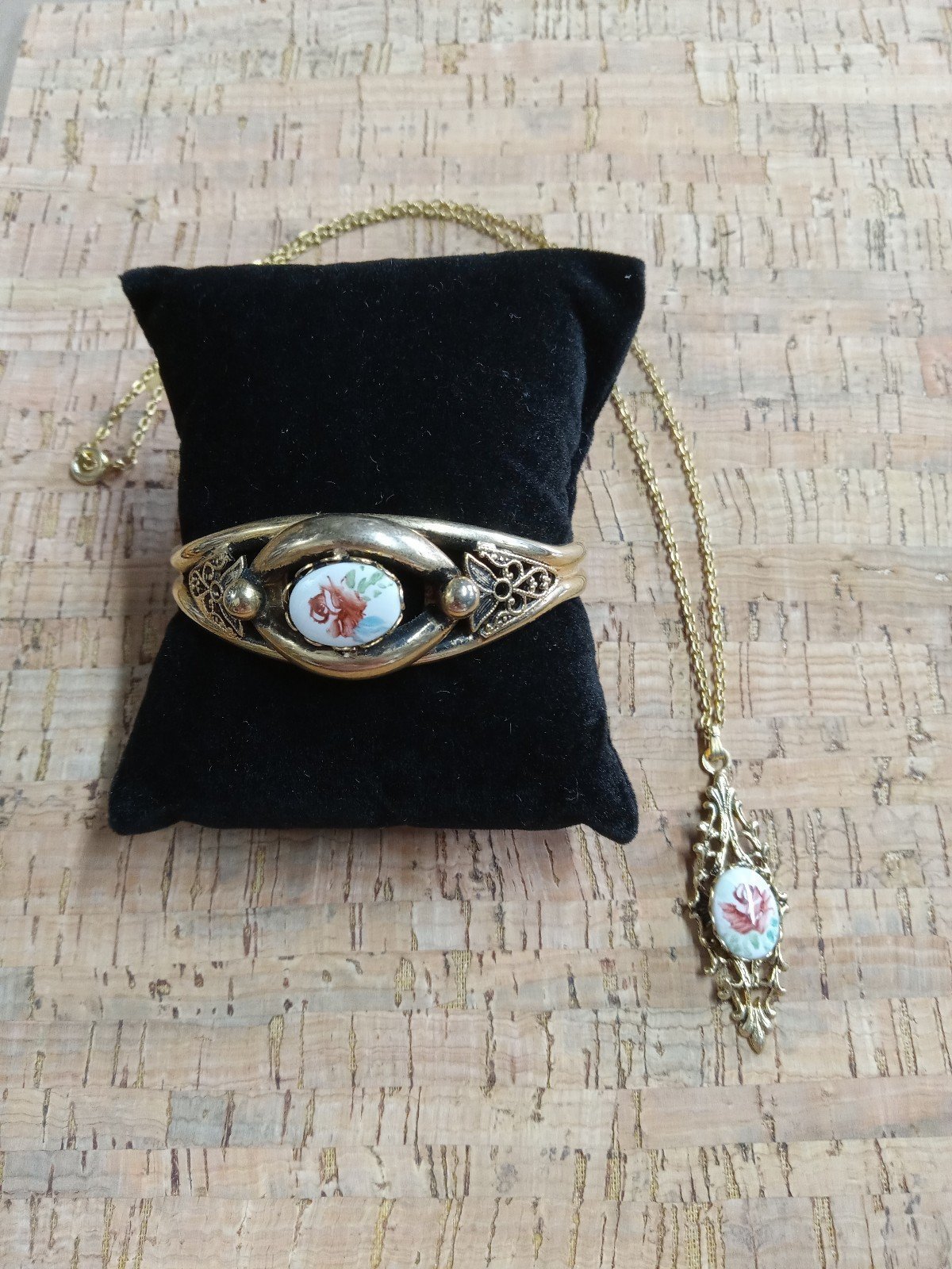 Vintage Goldtone Cameo Bracelet & Necklace Set