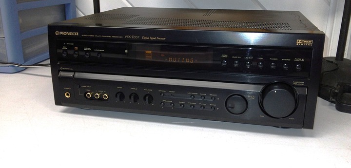 AV Receiver Pioneer Home Theater VSX-D557 Audio/Video Multi-Channel READ!!