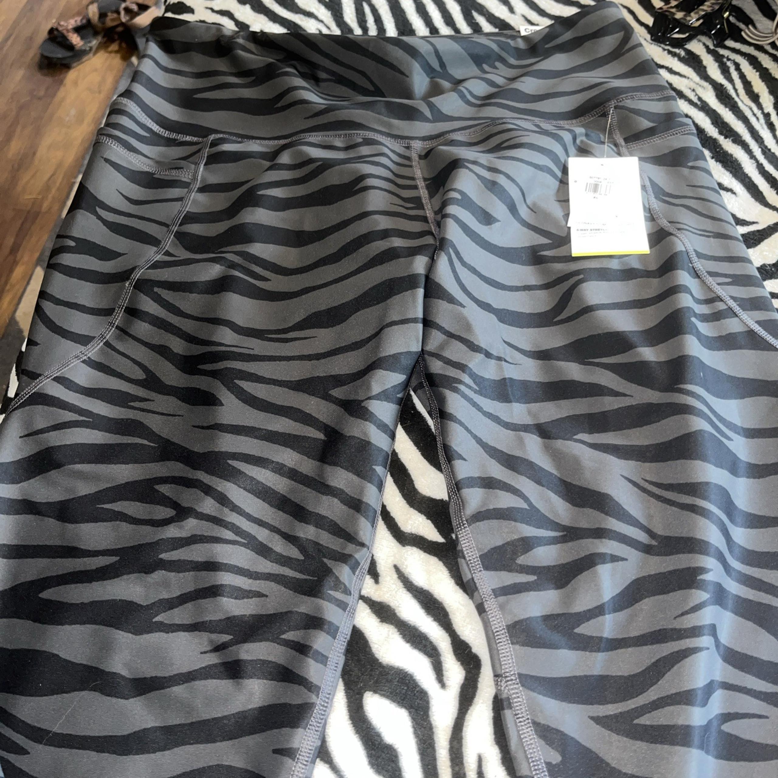 Old Navy High Rise Fitted Crop Leggings Size XL Active