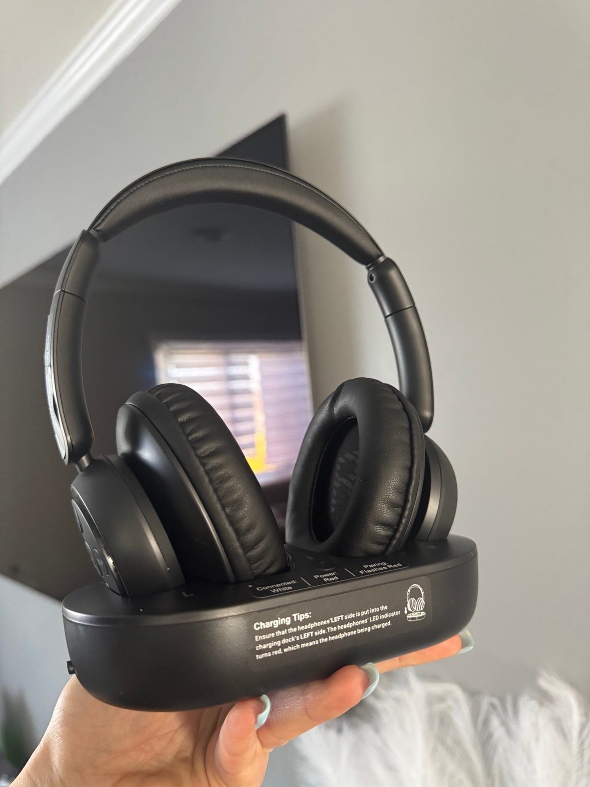 Wireless headset headphones