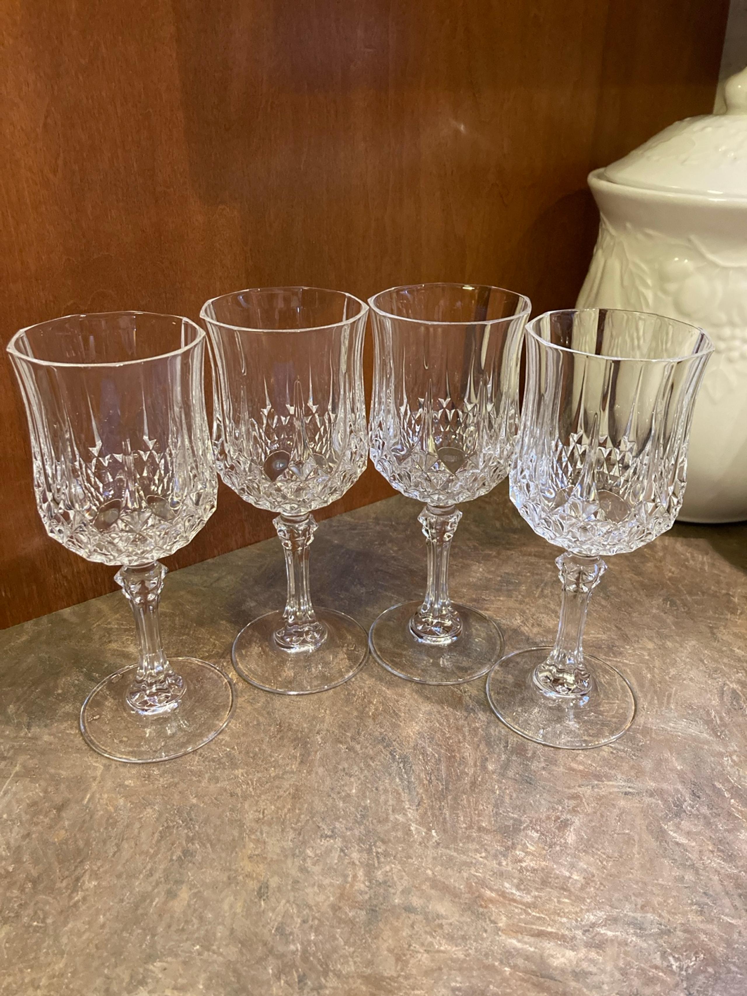“Longchamp” clear Wine Glasses by Cristal -D’Arques-Durand (set of 4)
