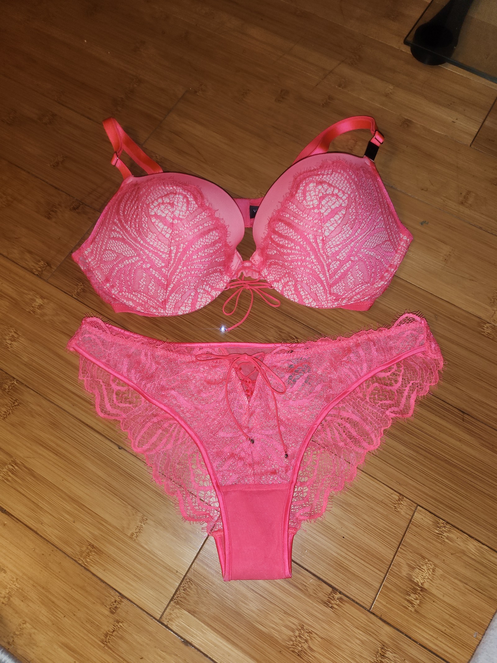 NWOT Victoria Secret 2PC SET