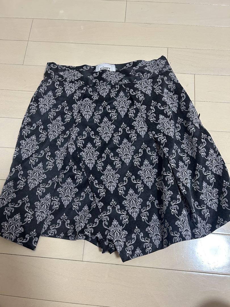 Amy Is and Waal flare skirt pants, black and white pattern, size S