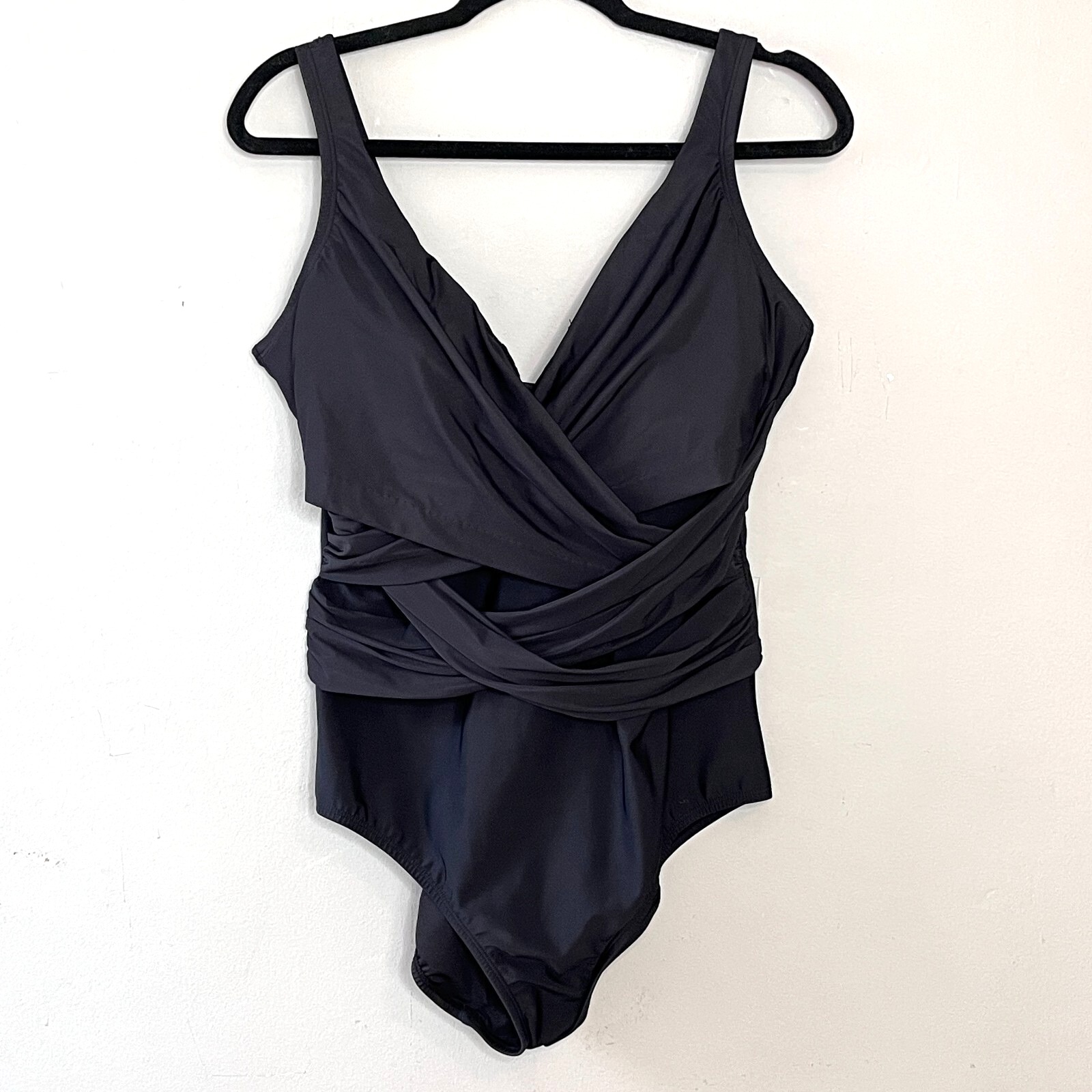 Lands End Slender Suit Wrap One-Piece Swimsuit 16D Black Firms Shapes Vacation