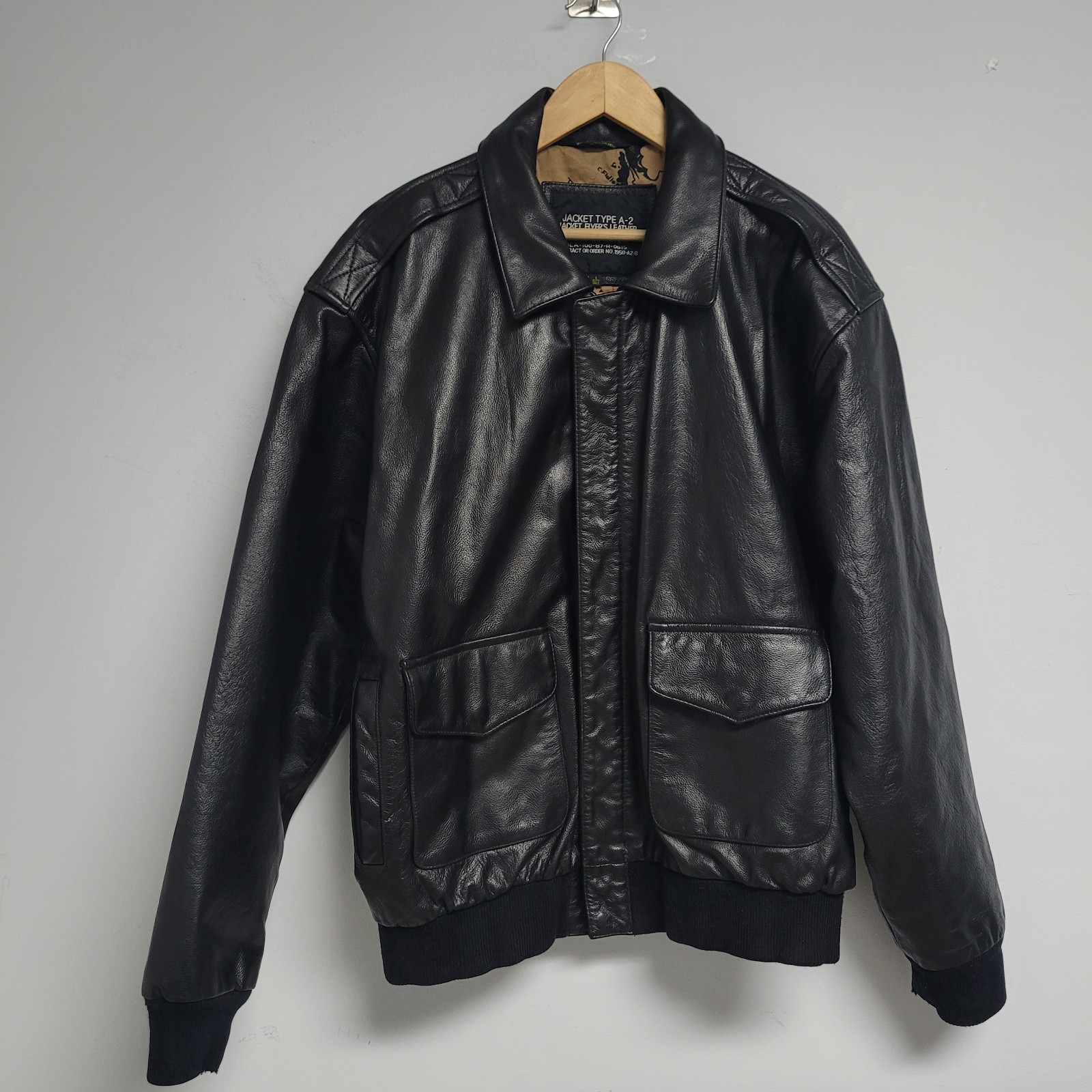 Type A-2 Jacket Mens Large Leather Flyers Bomber Flight US Army Air Force A4 Map