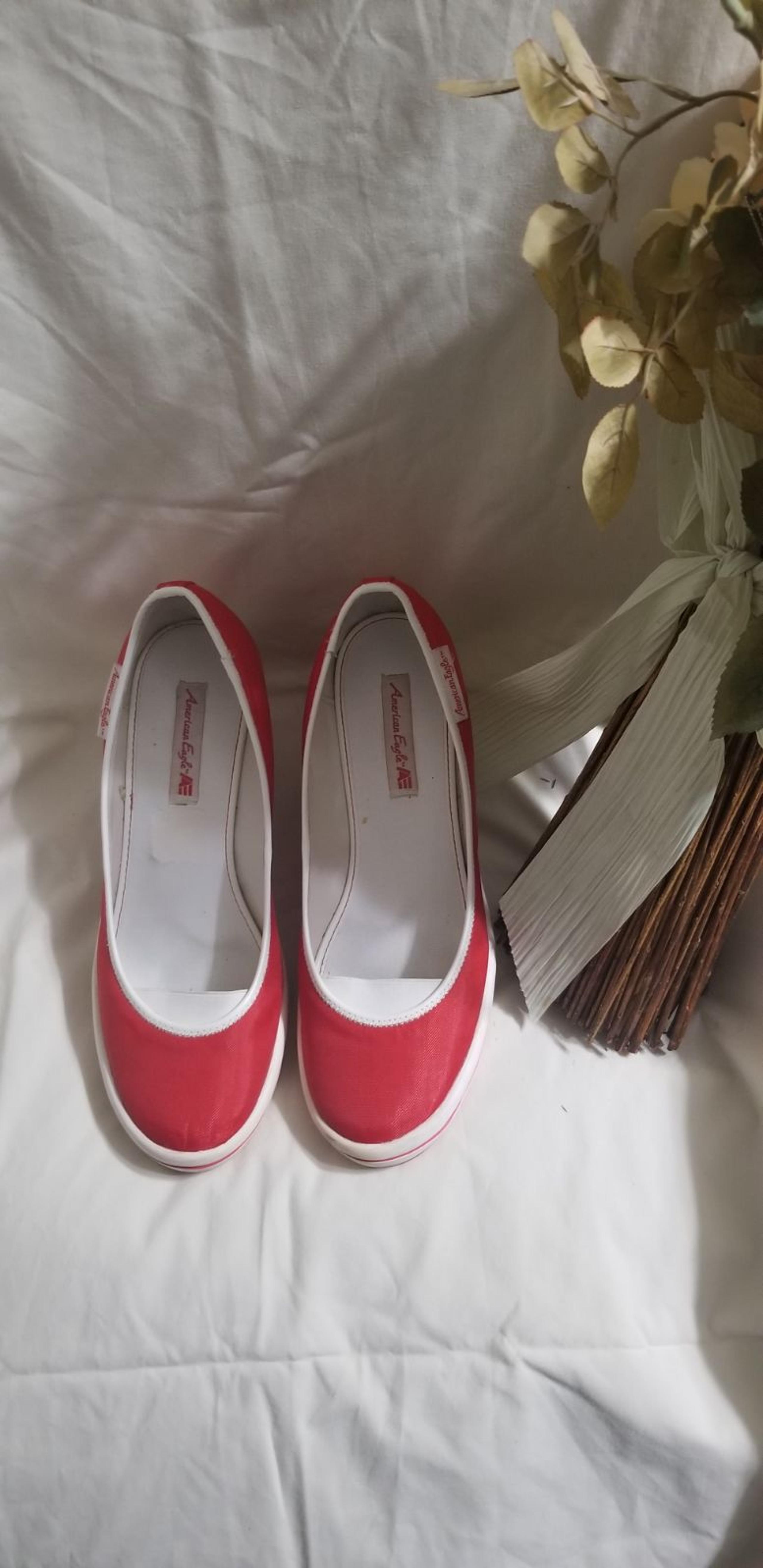 womens shoes size 9 1/2 red color