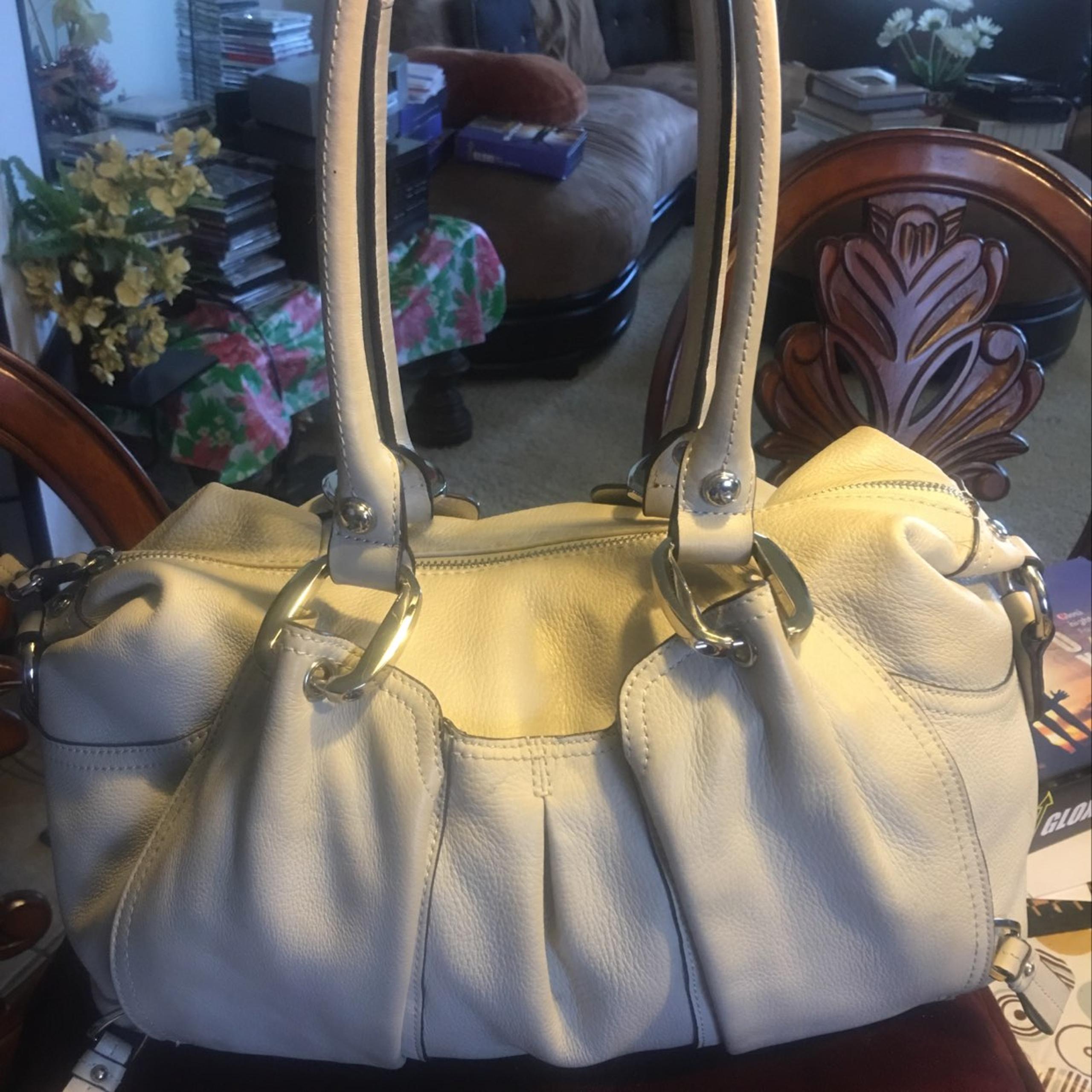 B. Makowsky White Leather Bucket Bag
