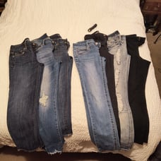 Lot of 6 pairs of women's jeans like new