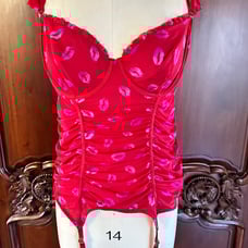 Red lips print lingerie