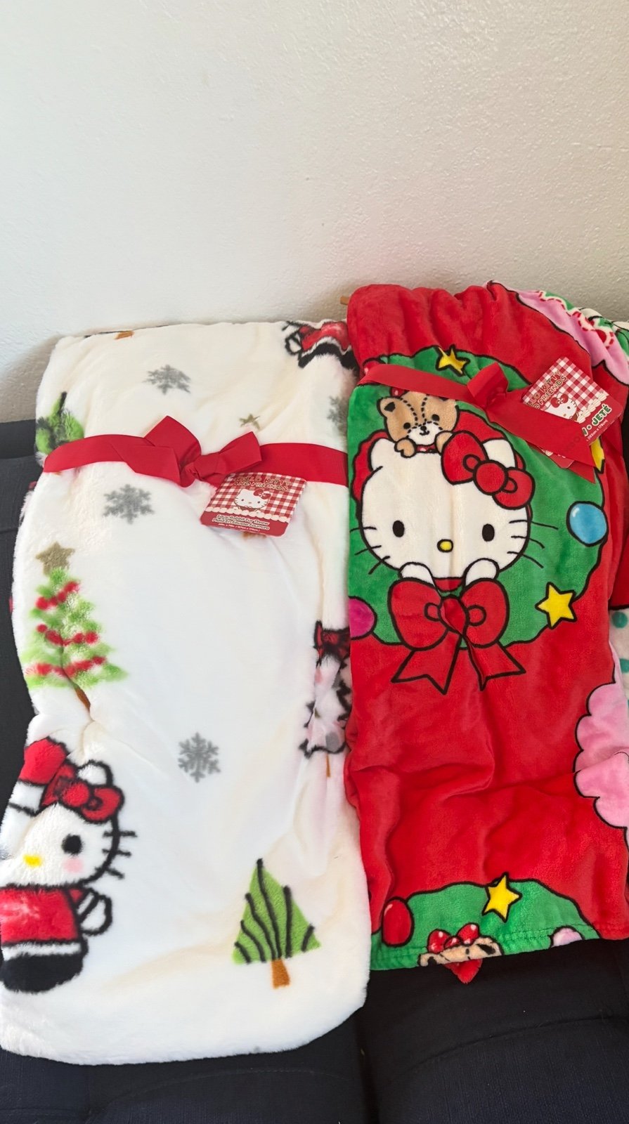 hello kitty christmas throws bundle (2) throws