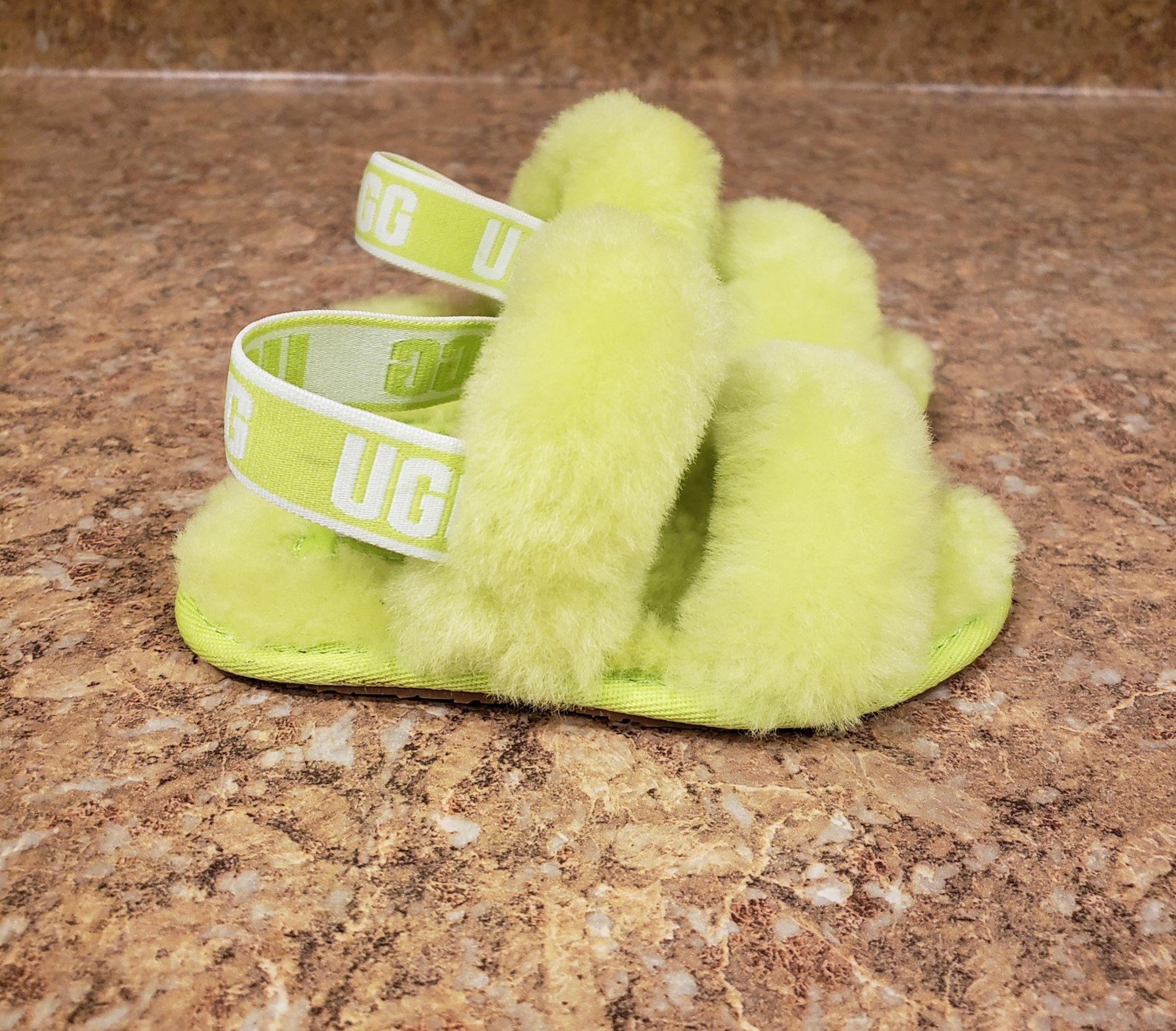 Toddler girl shoes uggs size 7c