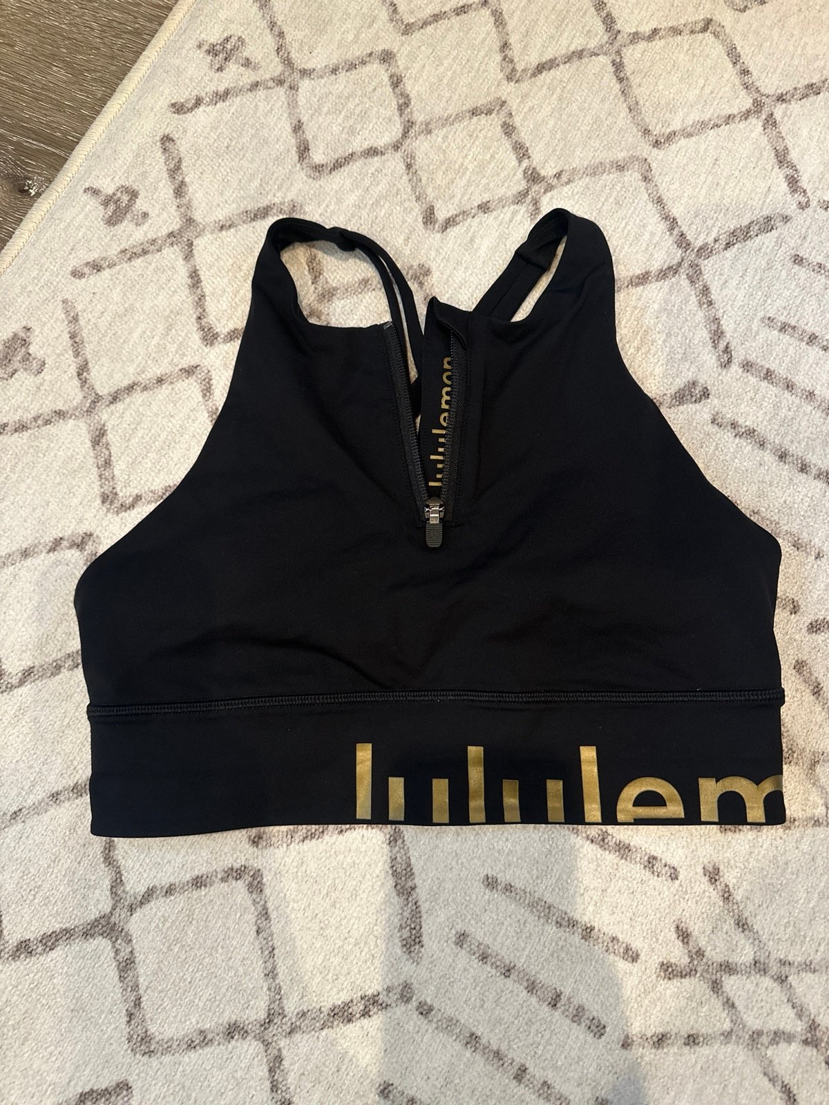 Lululemon high neck sports bra