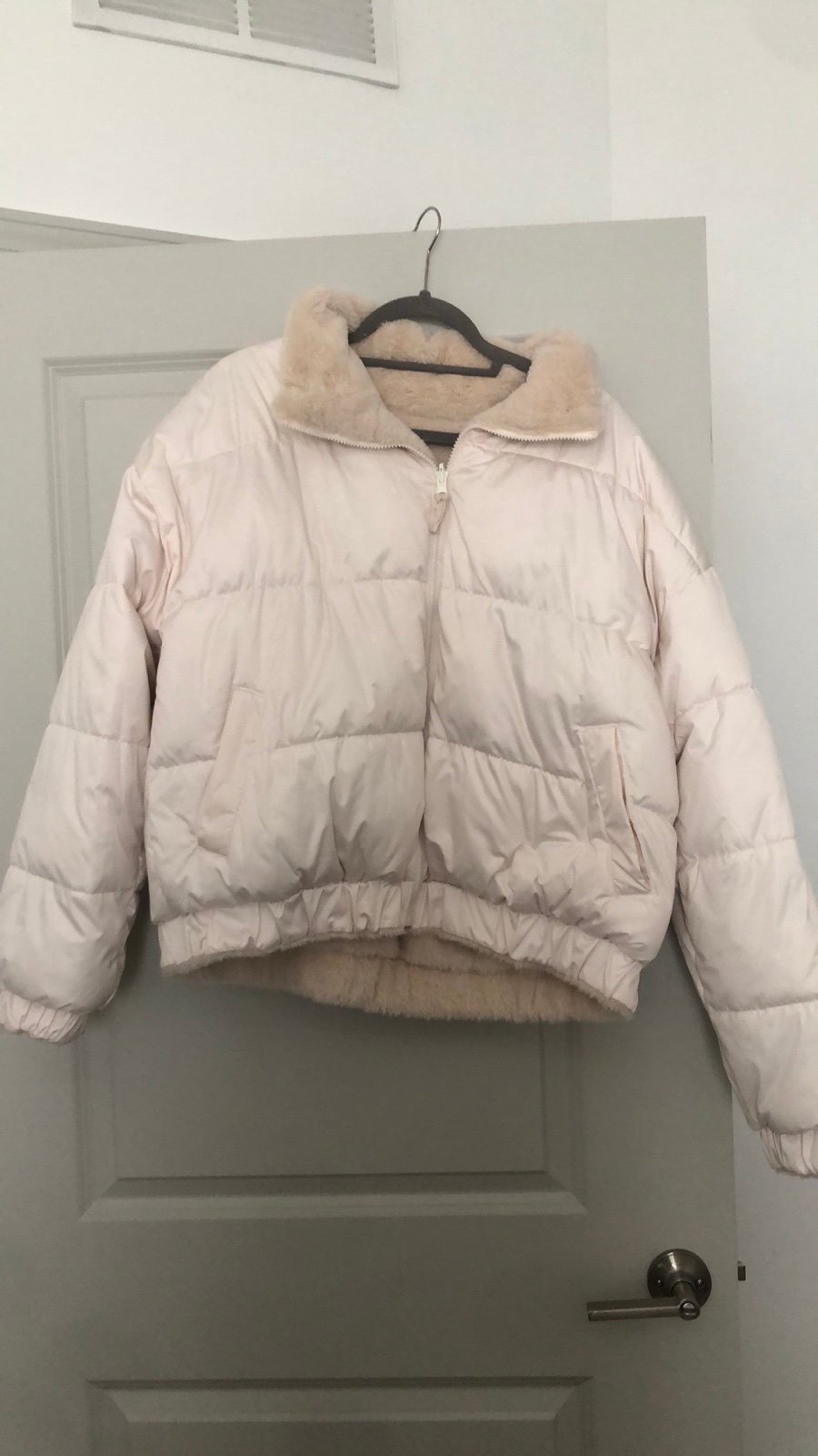 Woman’s Cream Reversible Puffer Jacket