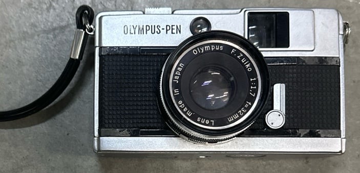 Olympus -PEN EED 35 MM camera