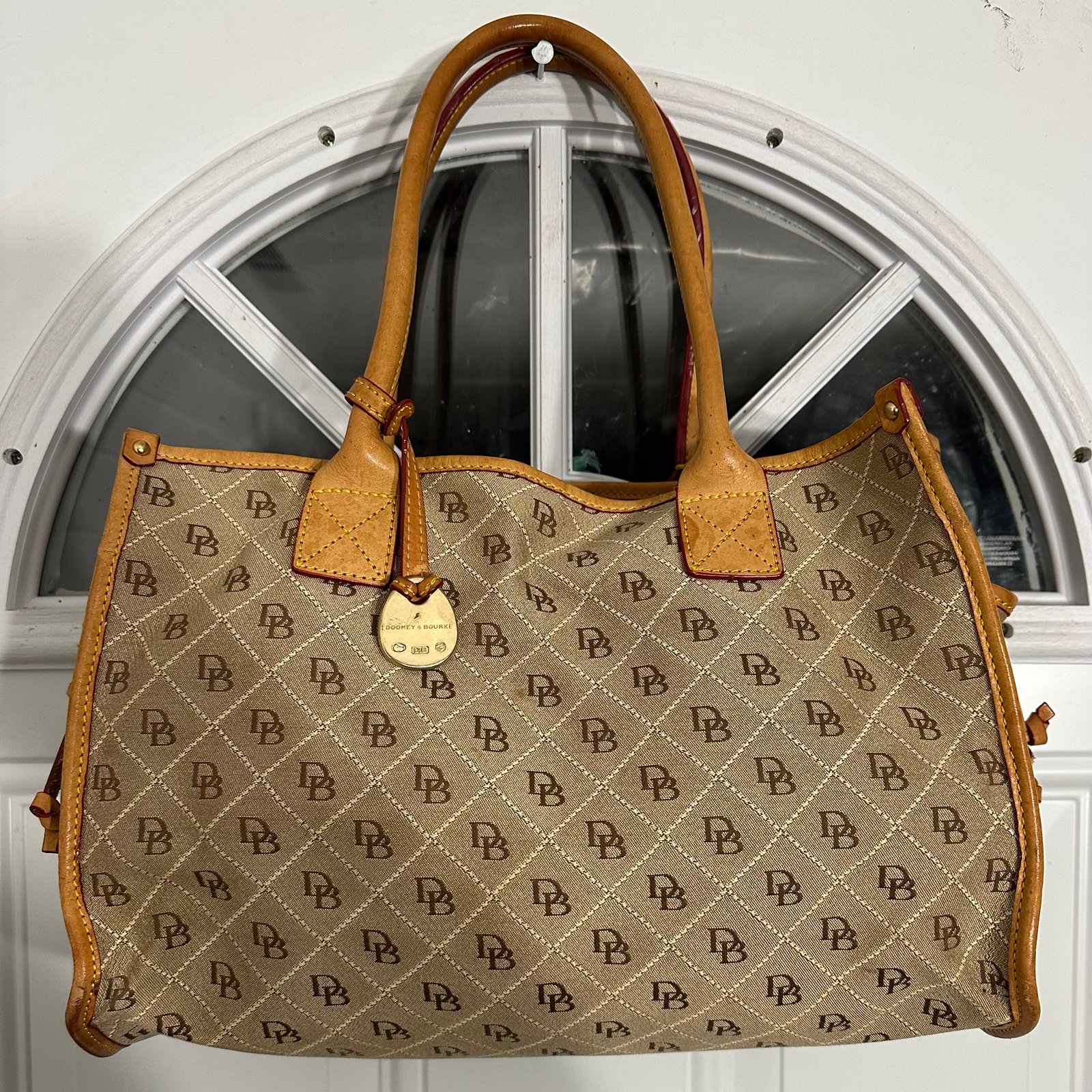 DOONEY & BOURKE VINTAGE WEEKENDER TRIM LEATHER TOTE / HANDBAG