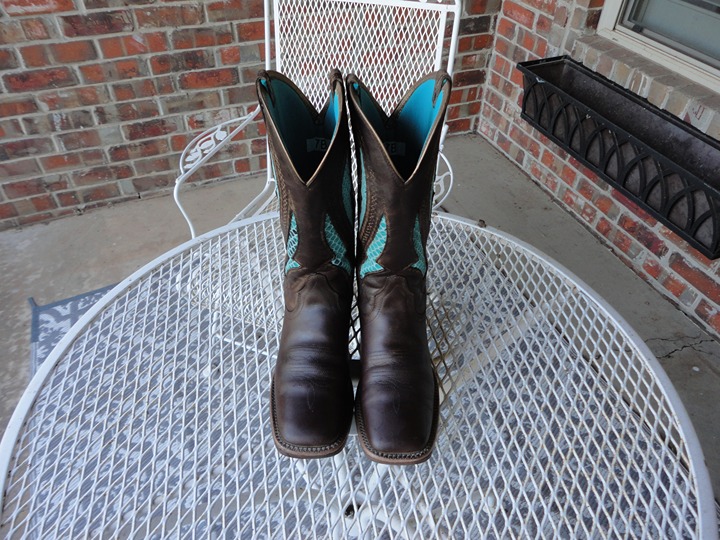 ARIAT Women's Brown Leather Turquoise Cloth Square Toe Boots Size 7B