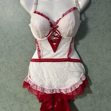 Lightly lined lace Demi apron