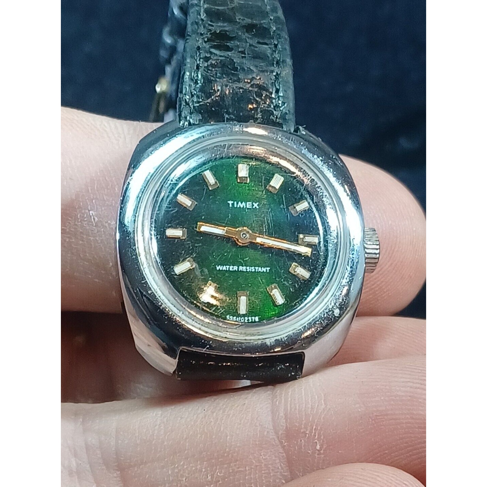 Vintage Timex green Dial Women's Wined Up Watch Runs Perfectly