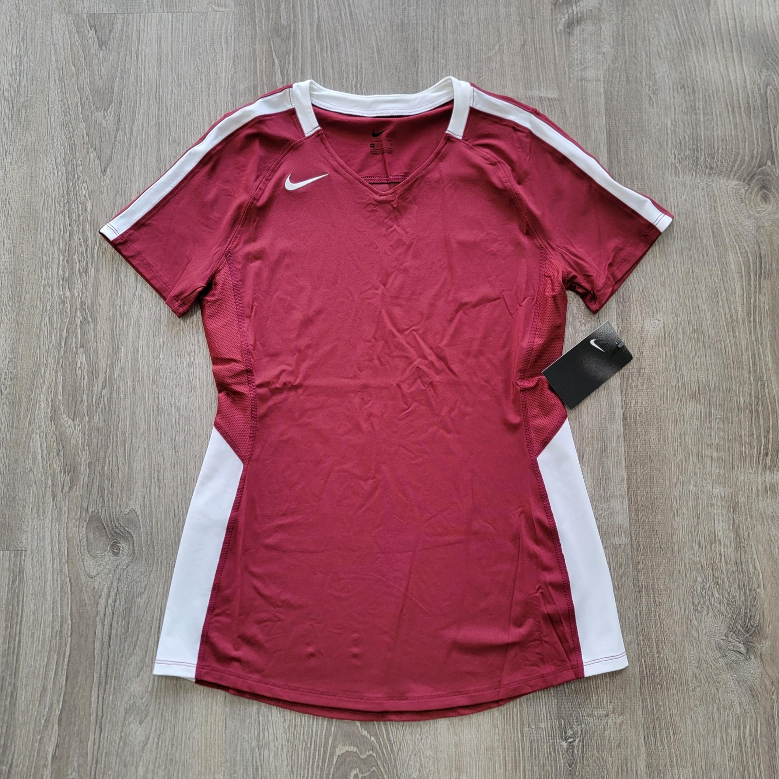 BRAND NEW Nike Sportswear Volleyball Jersey Women's Size Medium