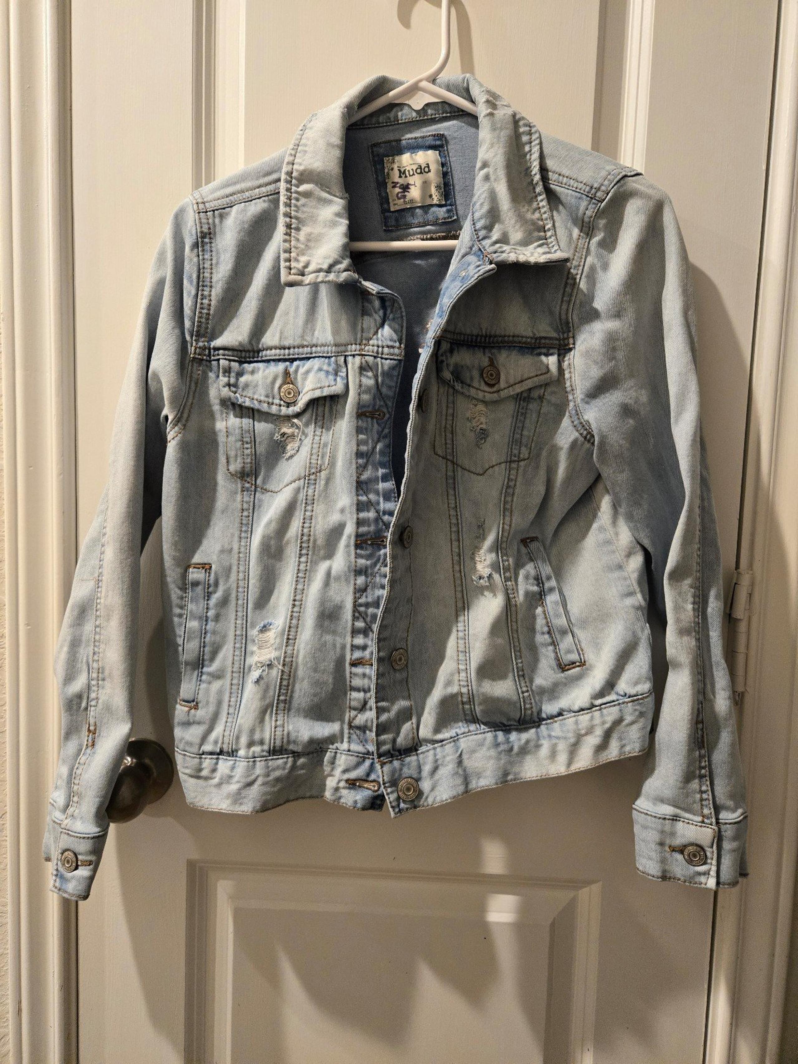 Junior's Mudd light distressed denim jacket. Size Large