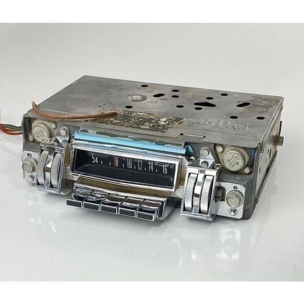 Vintage 1967 Chrysler New Yorker AM Push Button Radio Mopar Model 376