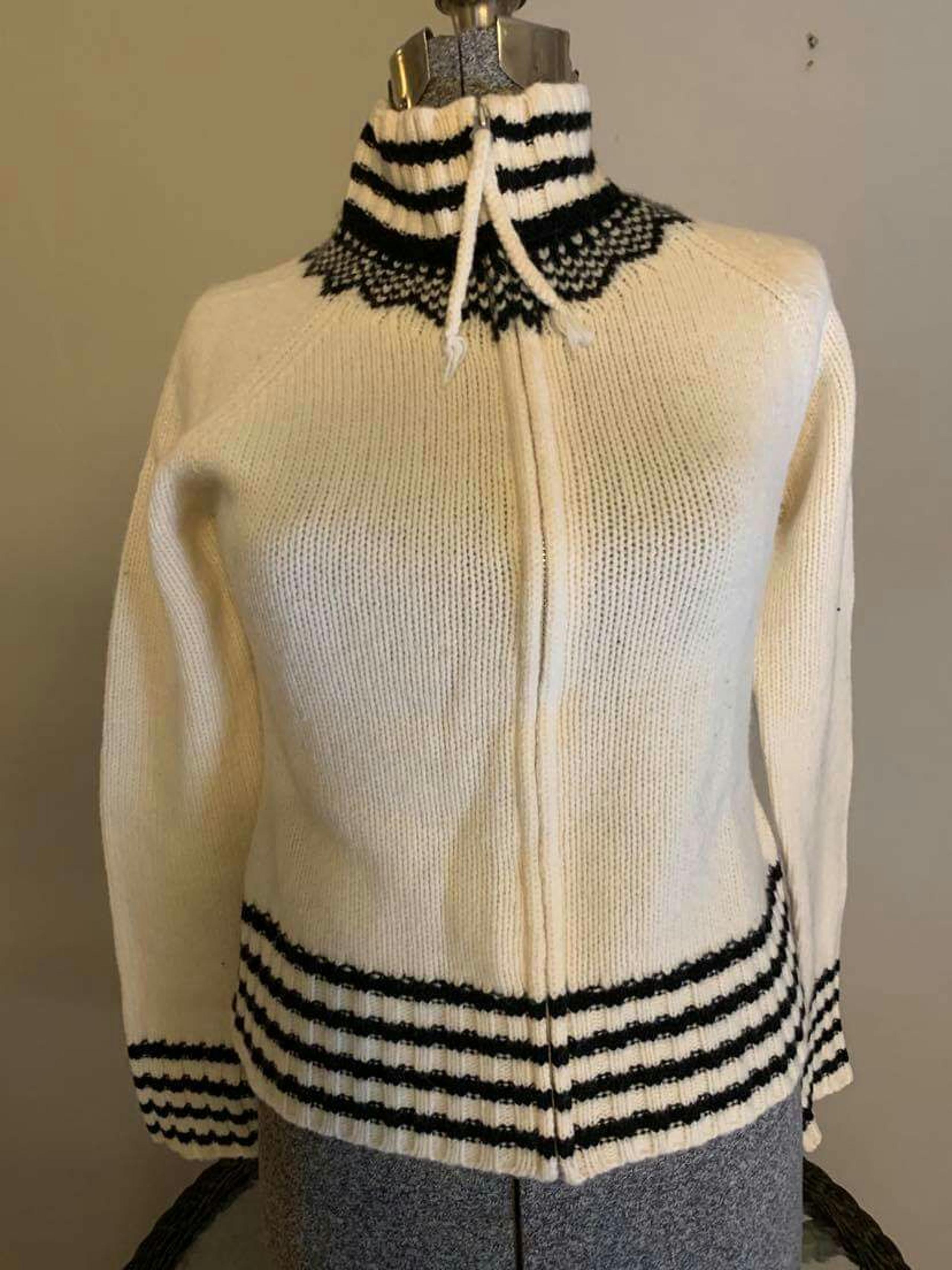 Gap Zip Up Sweater Women's size Medium..
