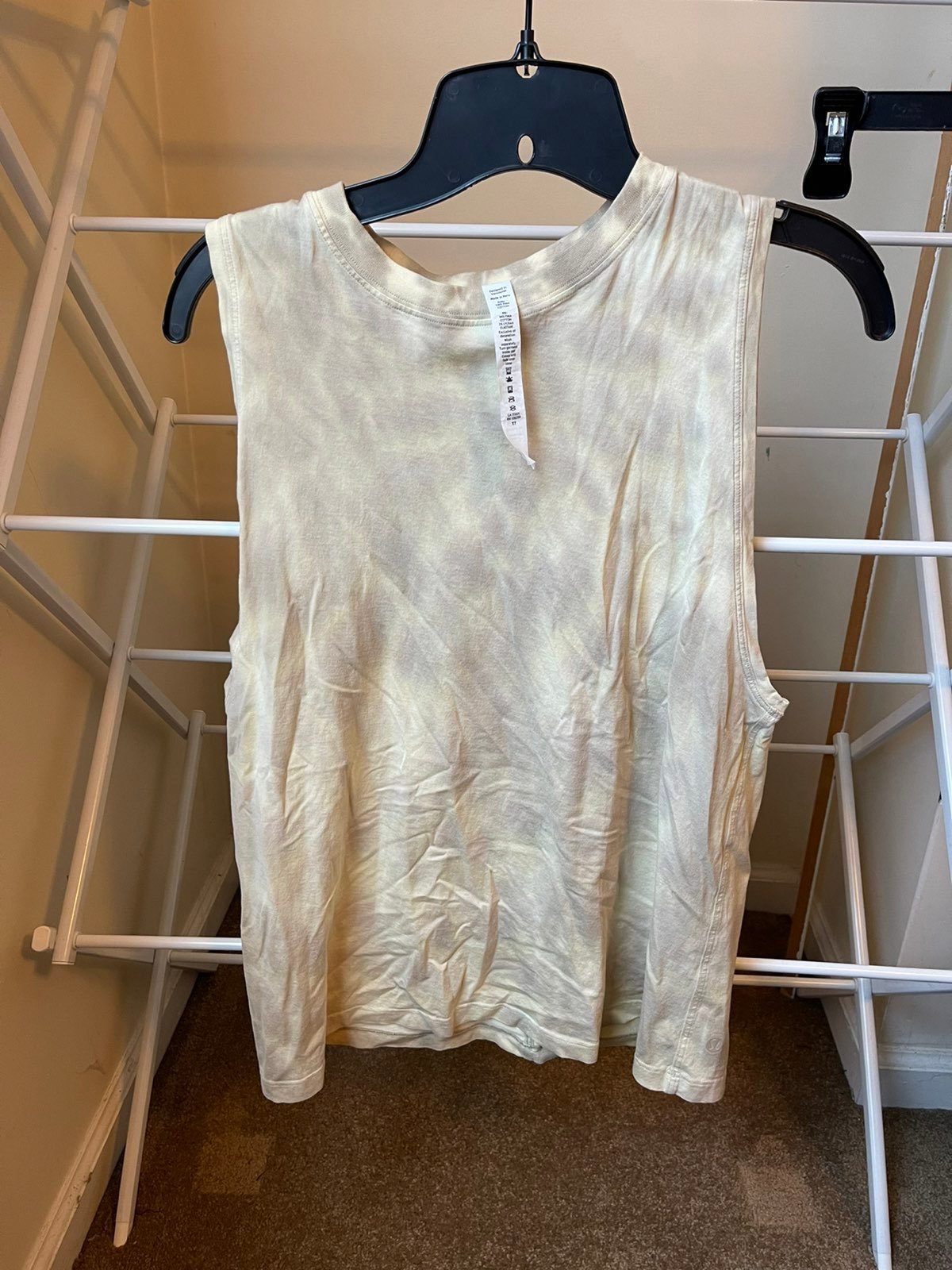 Lululemon muscle tank