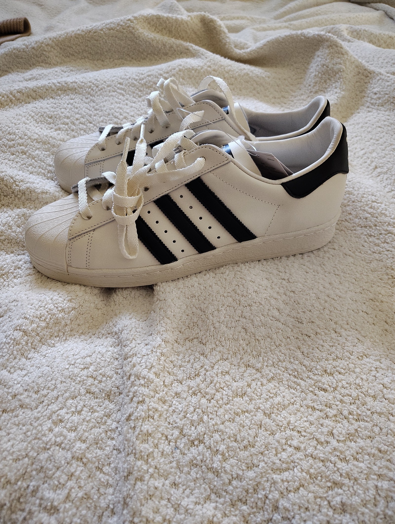Men's Adidas size 10 Superstar shoes