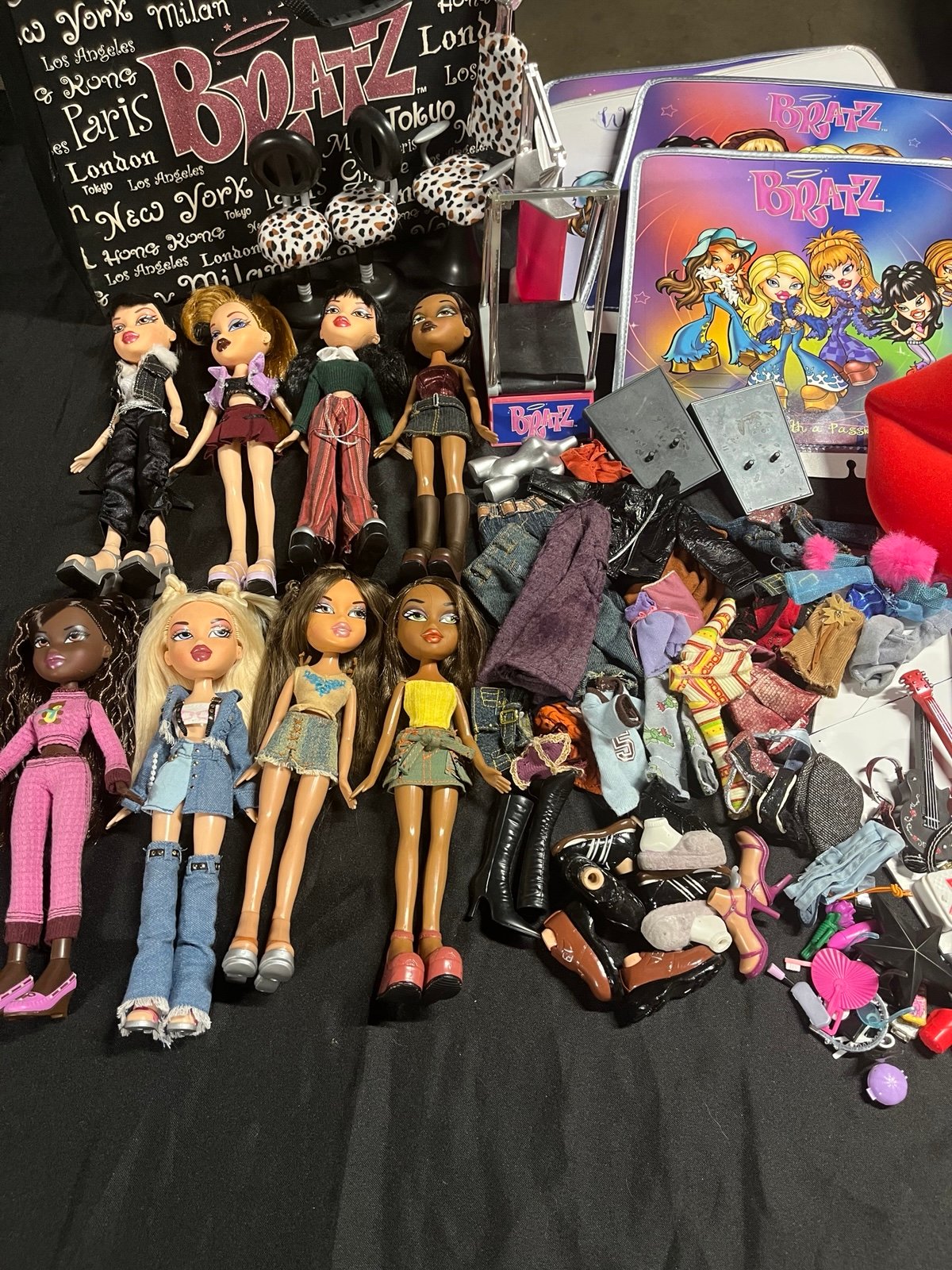 Bratz collection lot dolls, clothes, posters, accessories