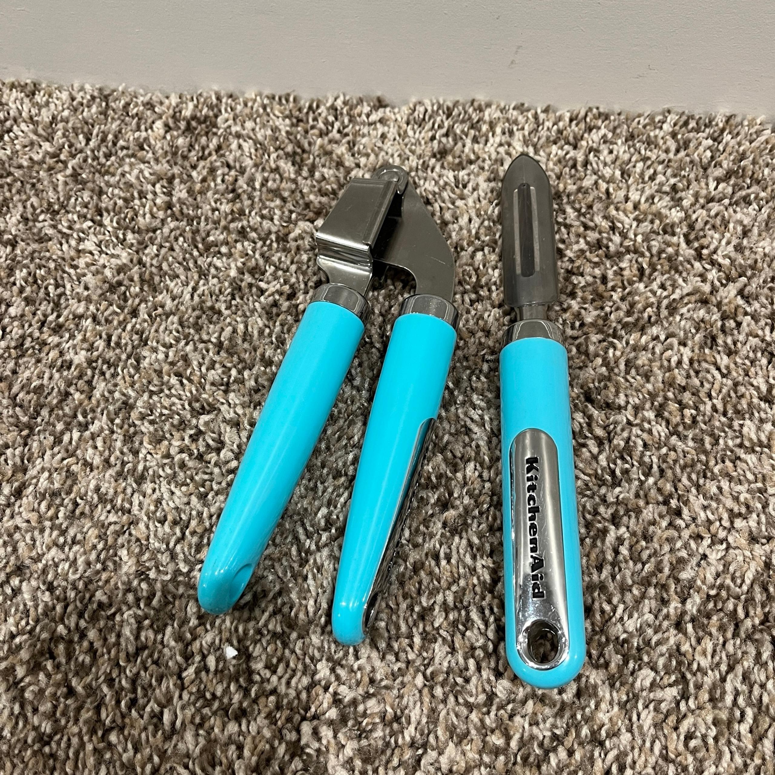 Kitchenaid aqua light blue garlic press and peeler