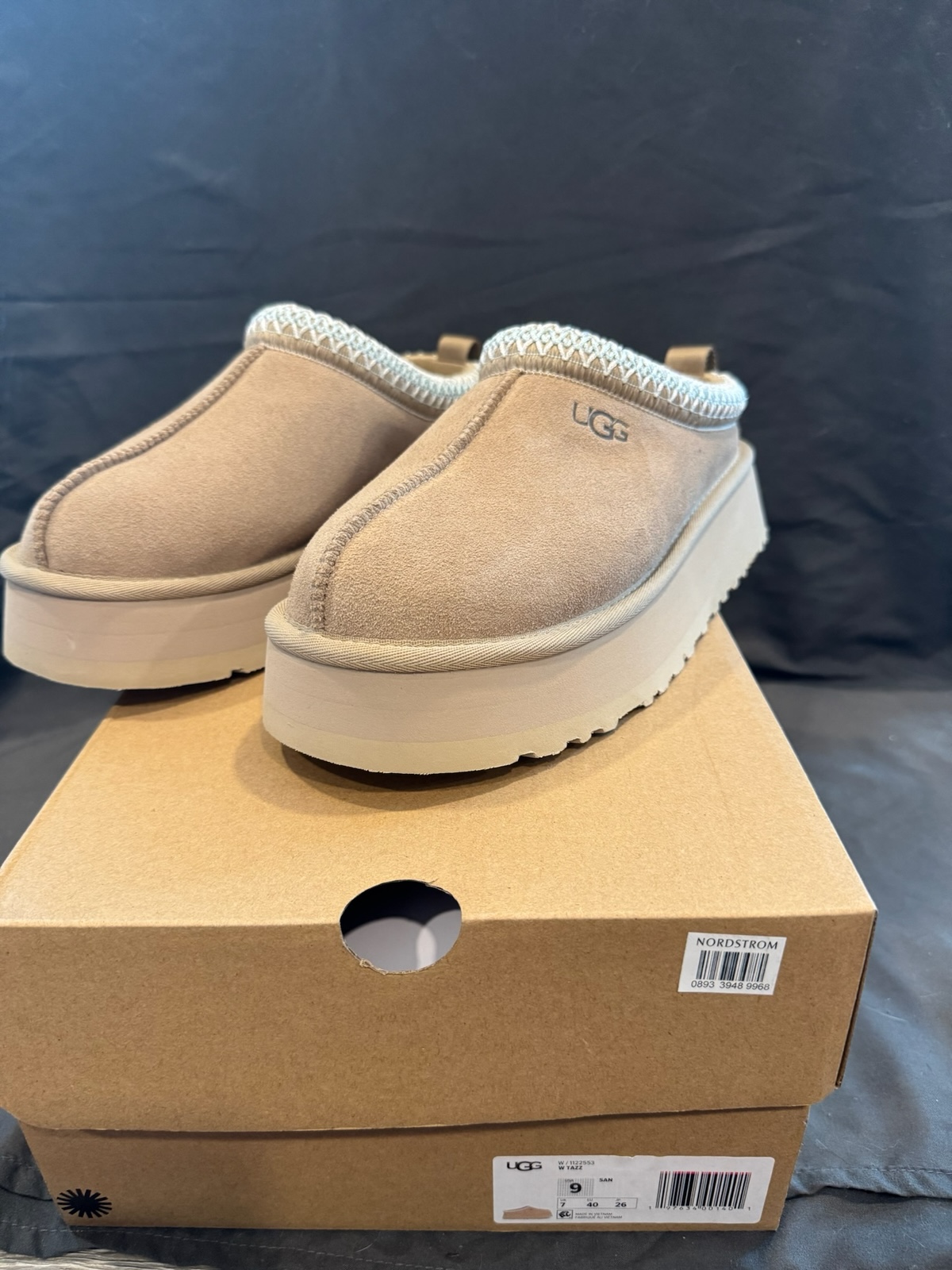 UGG sand Tasman platform clogs women's 9