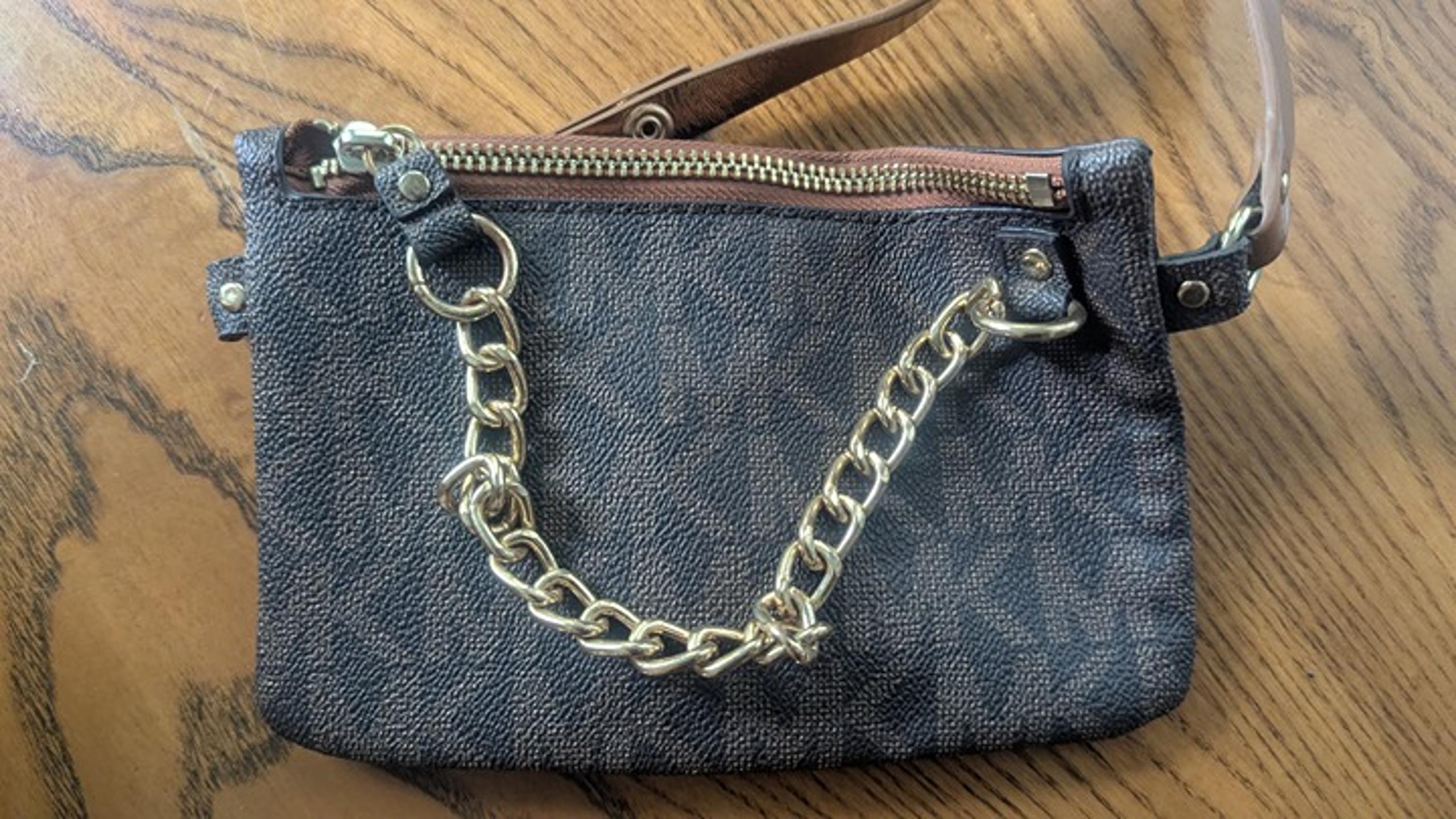 Michael Kors Signature Leather Waist Bag/Fanny Pack