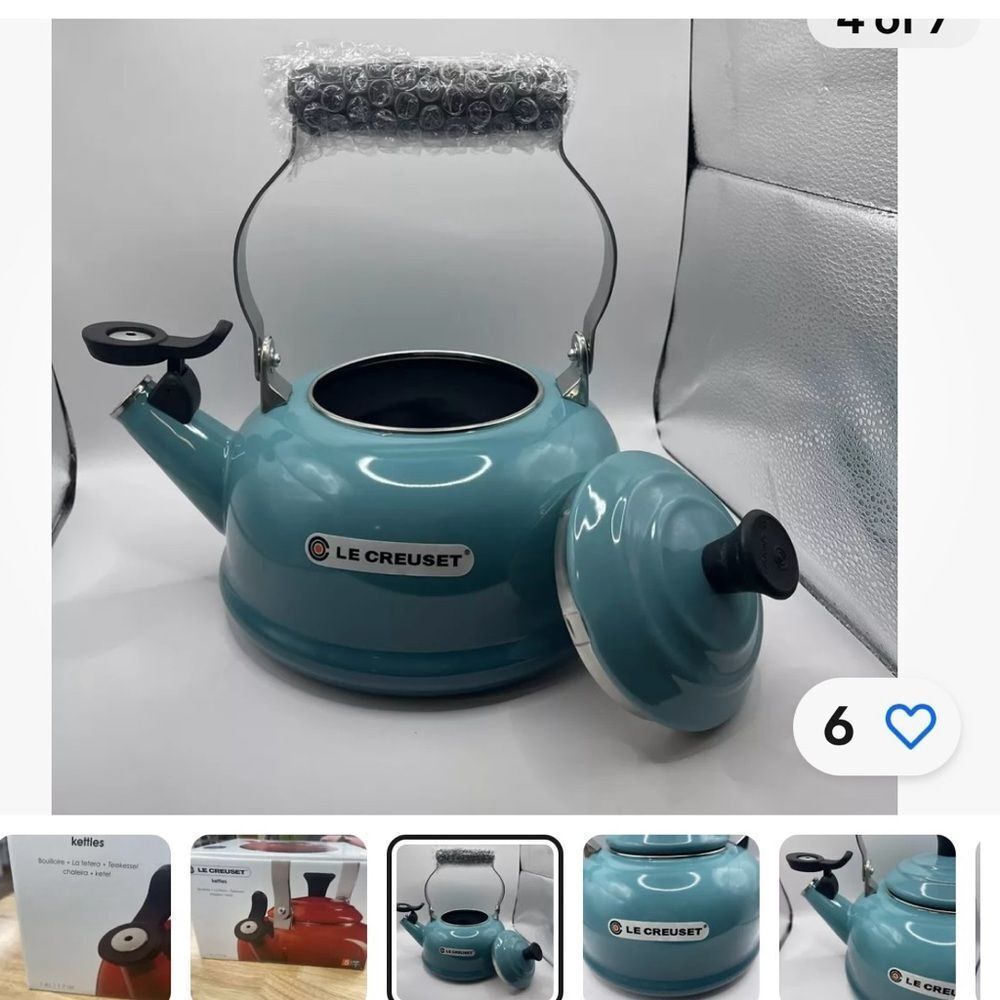 Le Creuset Whistling Kettle 1.7 Quarts- Caribbean (Teal) New In Box