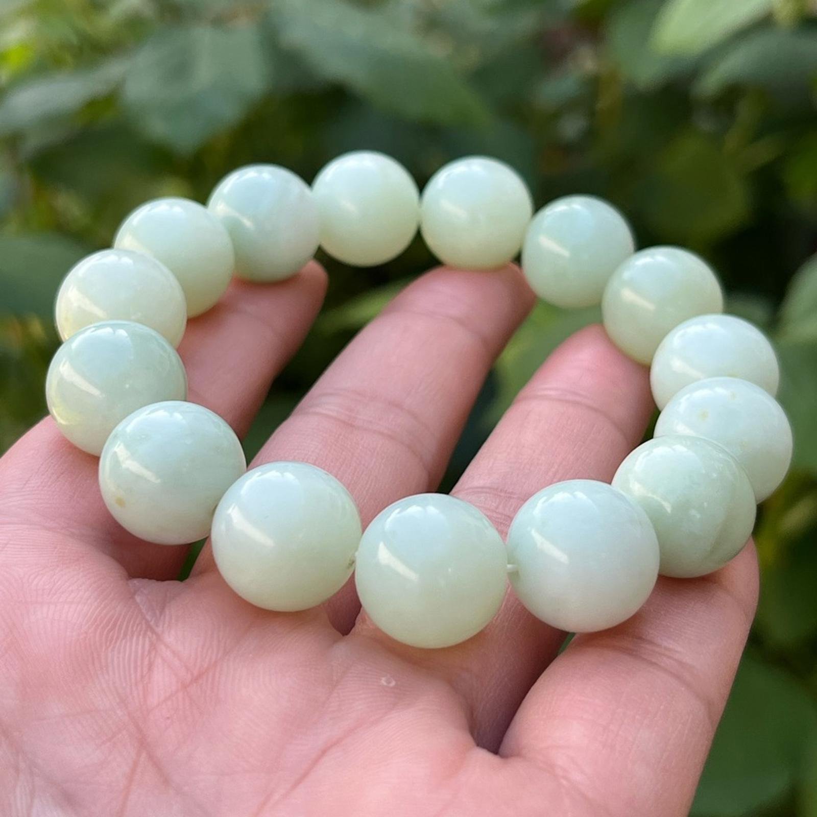 14mm chunky stretchable light green xiuyan jade