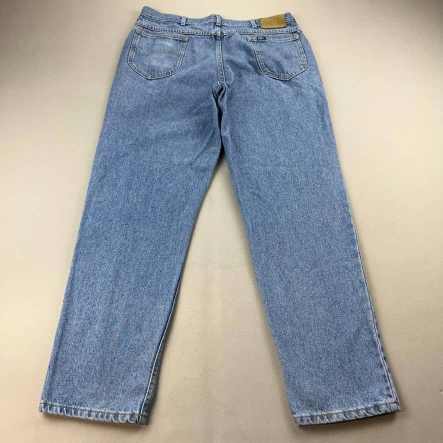 Vintage Lee Jeans Mens 38x32 Blue Denim Straight Leg Stone Wash Made in USA 90s Vintage Lee Jeans Mens 38x32 Blue Denim Straight Leg Stone Wash Made in USA 90s
