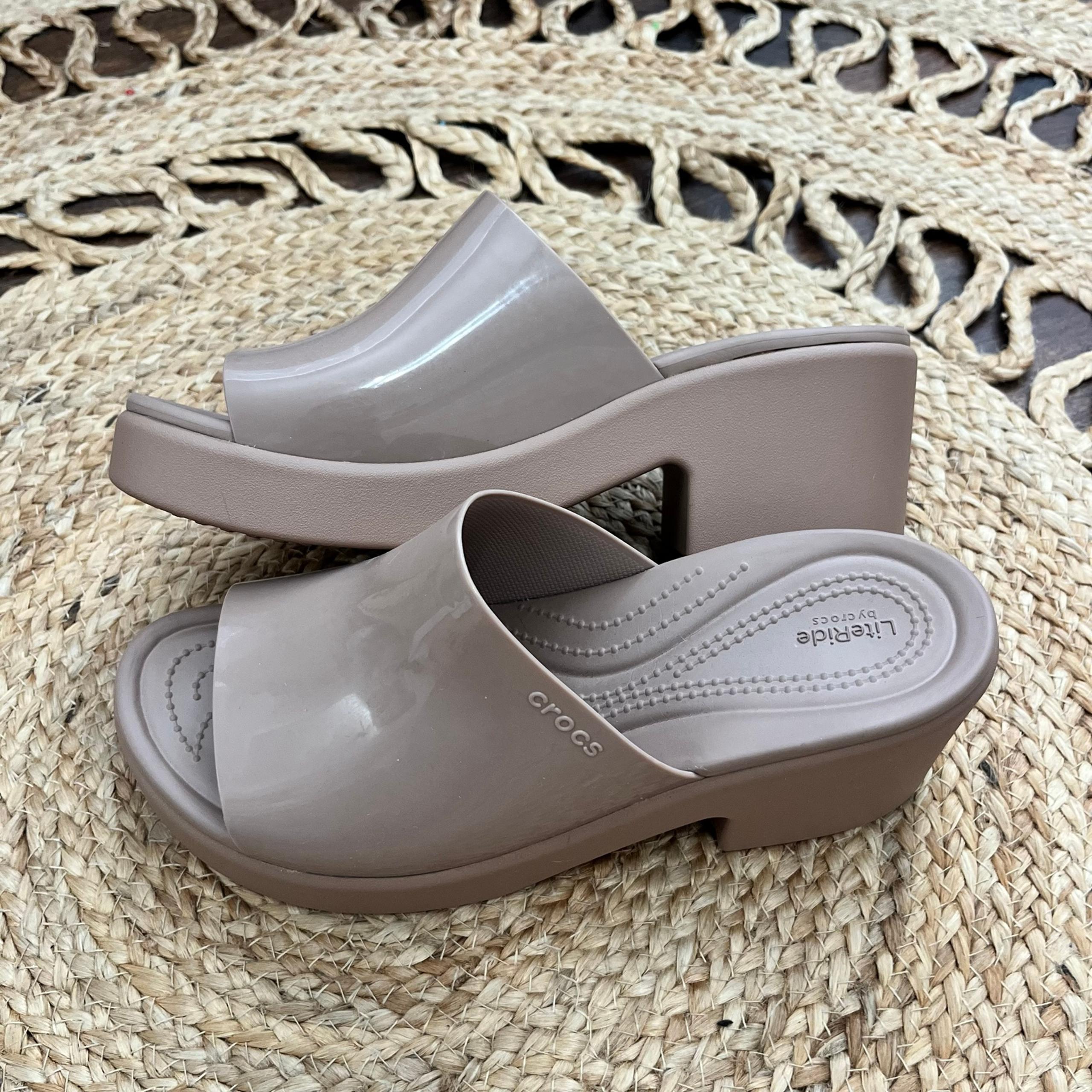 Crocs Brooklyn High Shine Slide Heel Latte Tan Women's size 10