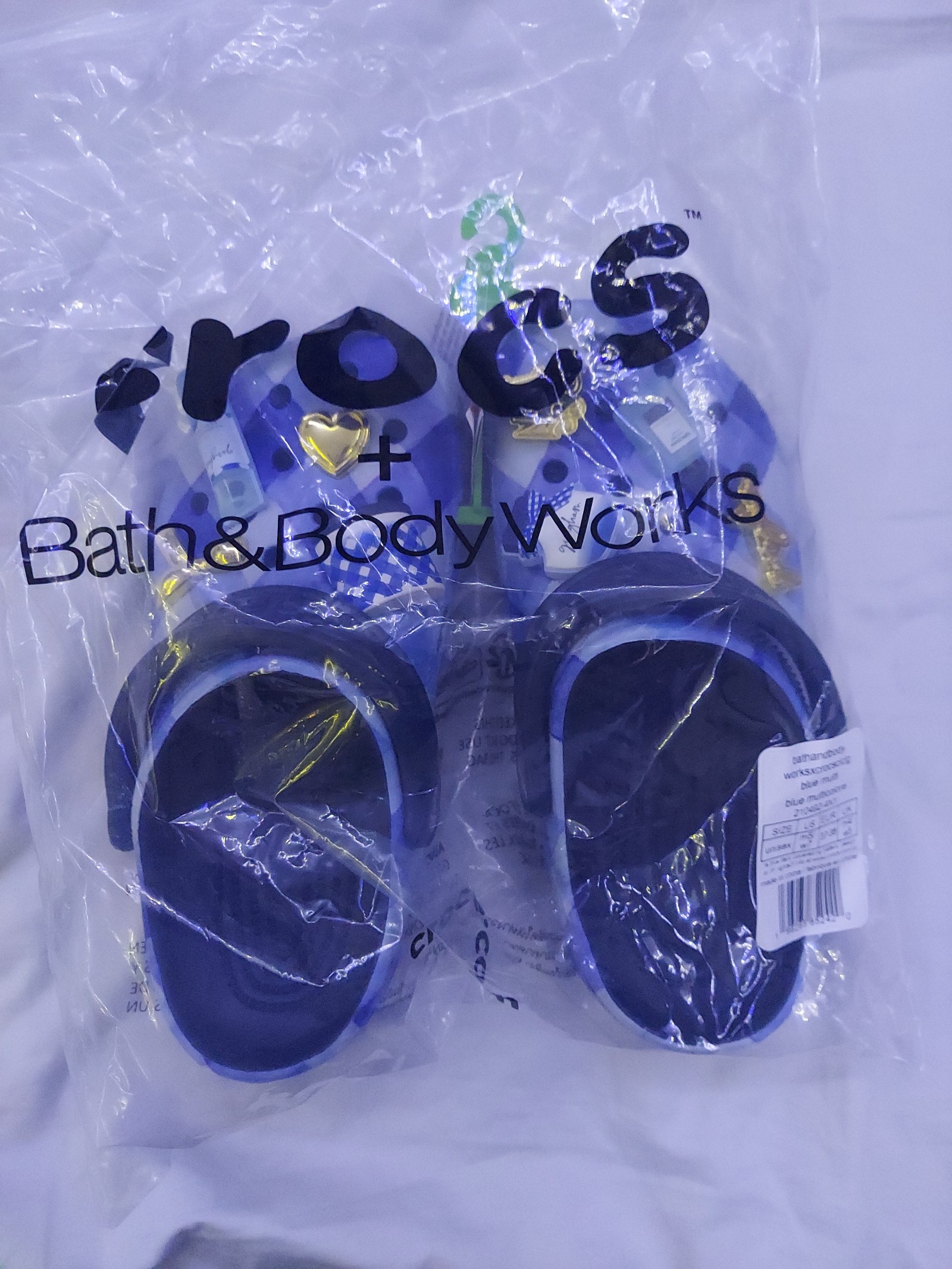 Bath and body works limited edition crocs Size M5/W7