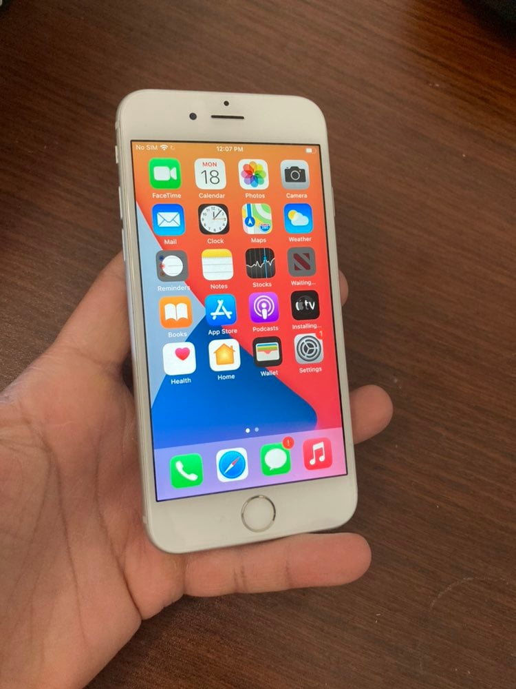 Iphone 6. Like new and unlocked!