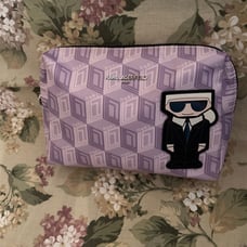 Karllagerfeld Paris NWT 7x10x2.5