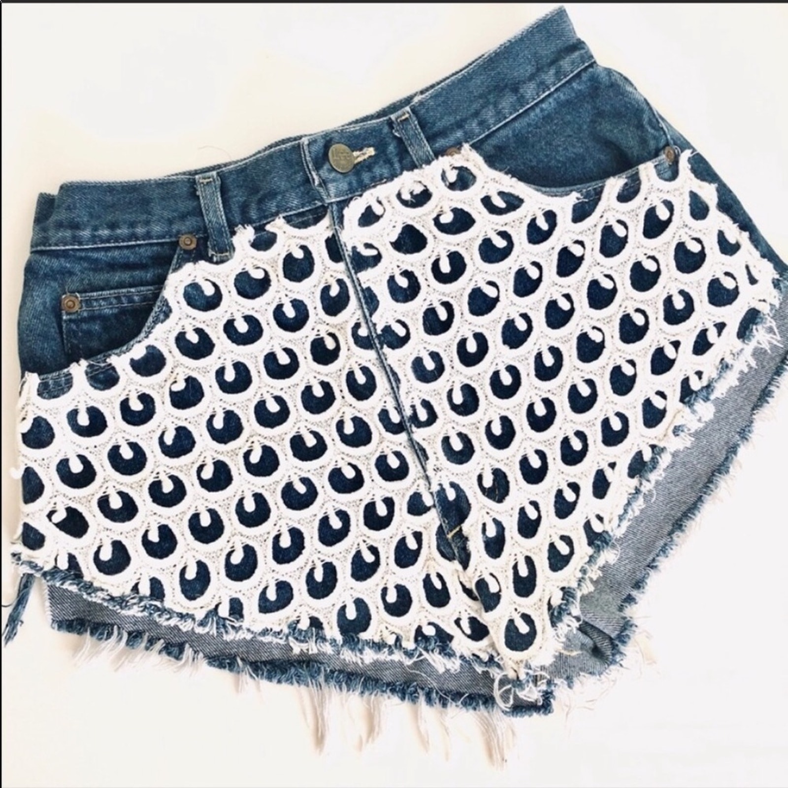VINTAGE LEE White Crochet Lace Appliqué Jean Cutoffs Blue Denim Raw Shorts XS