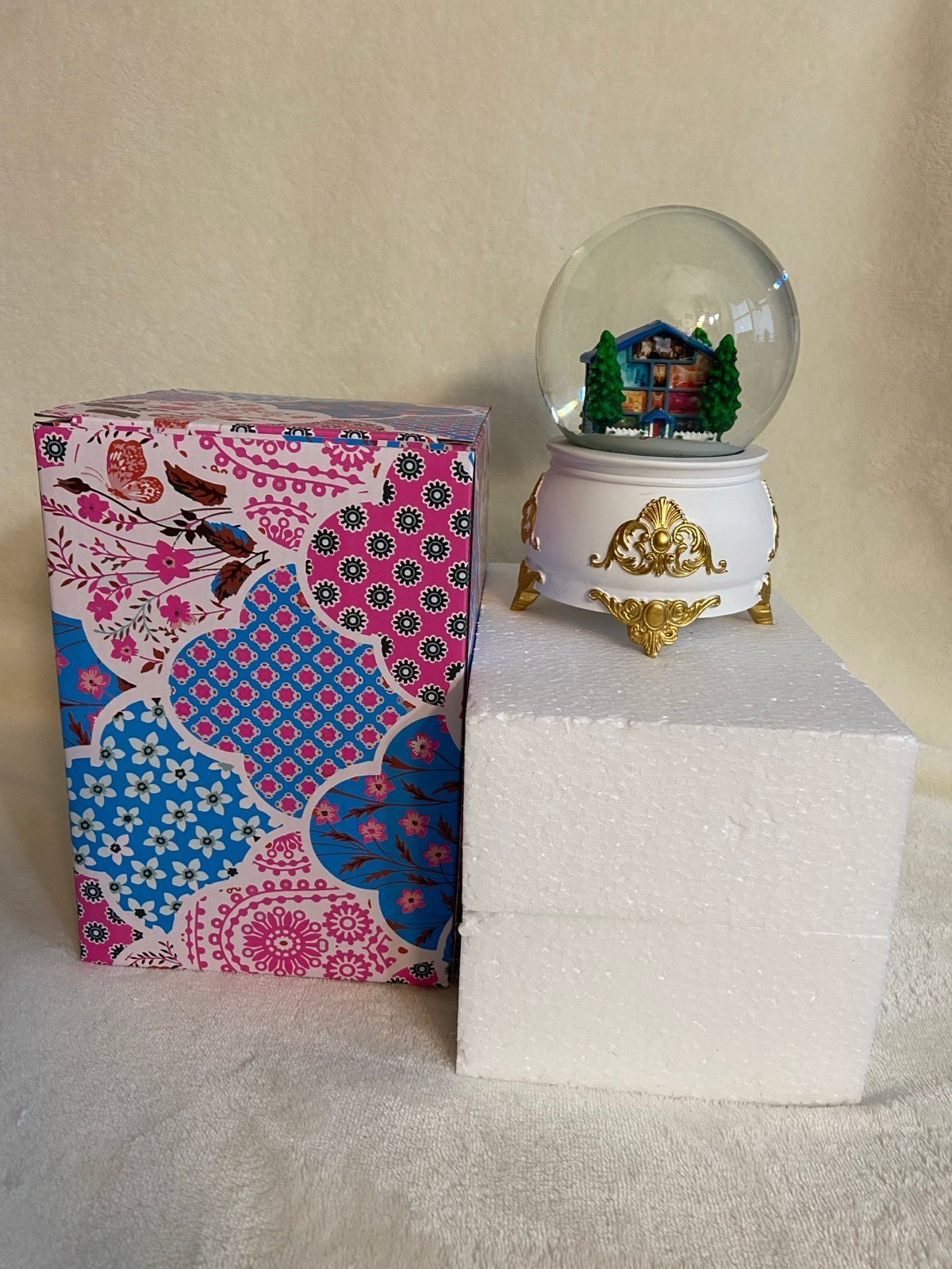 Taylor Swift Official Lover House Snow Globe