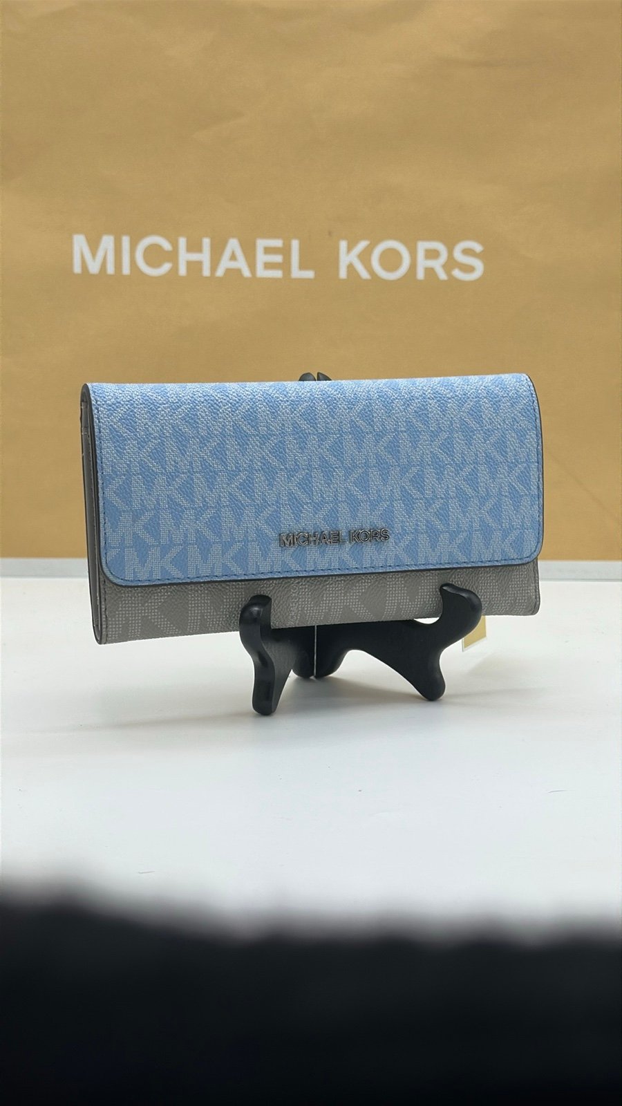 Michael Kors Jet Set Travel Signature Logo Tri-Fold Wallet
COLOR LT SKY MLT
NWT