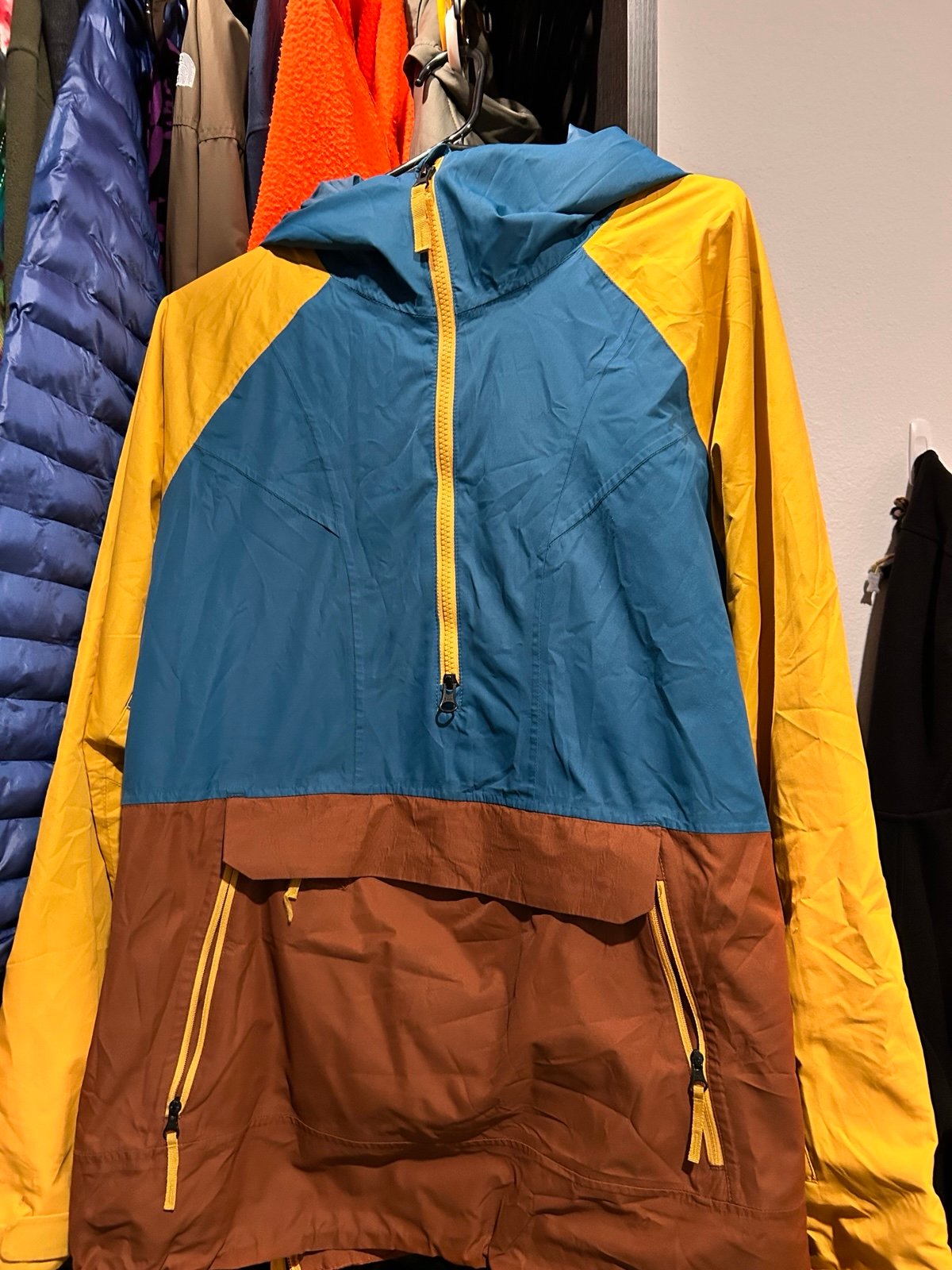 Womens winter outer shell STOIC SIZE MEDIUM