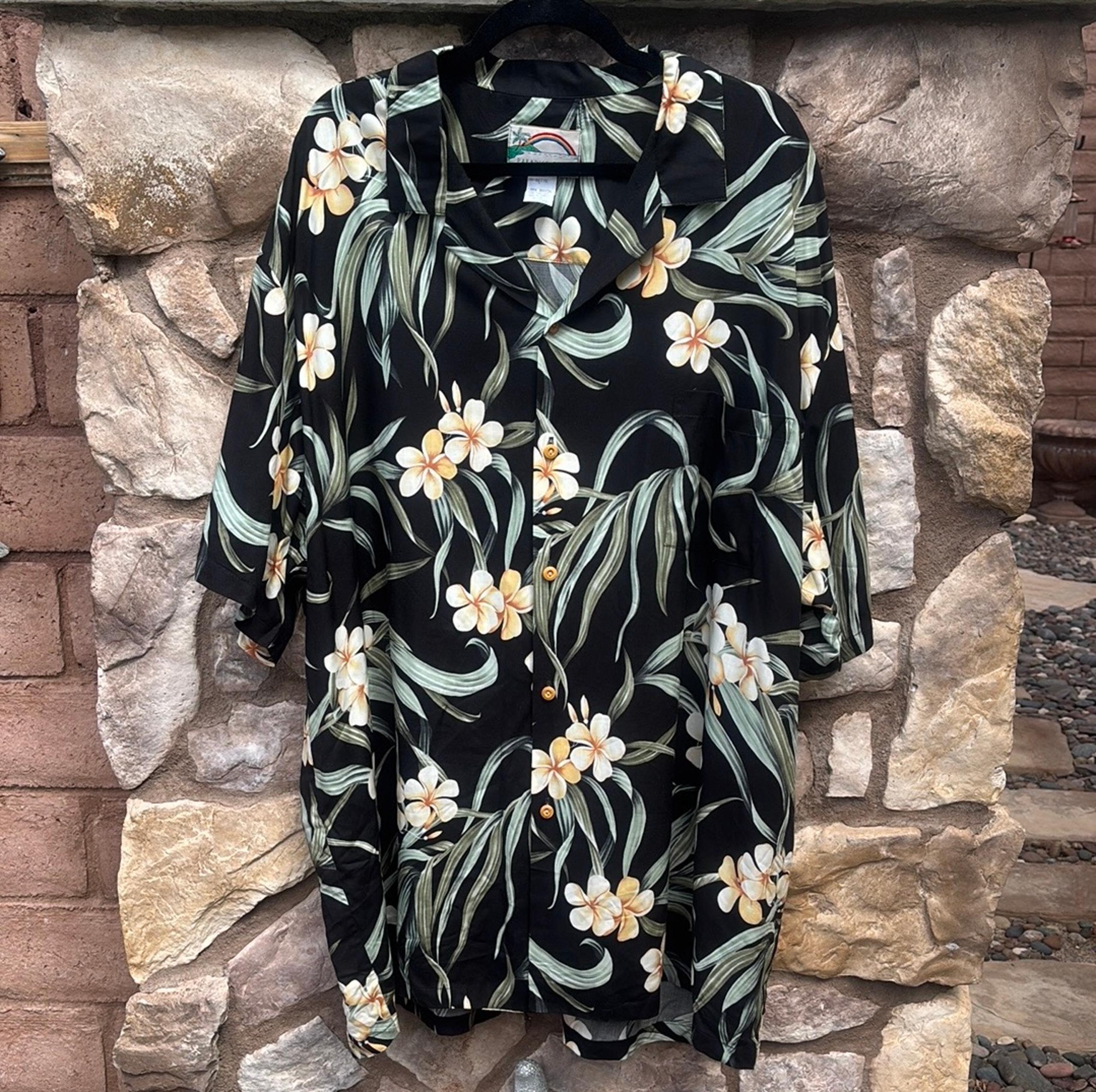 Paradise Found Black Tropical Shirt Short Sleeve Rayon Wooden Buttons Size 3X