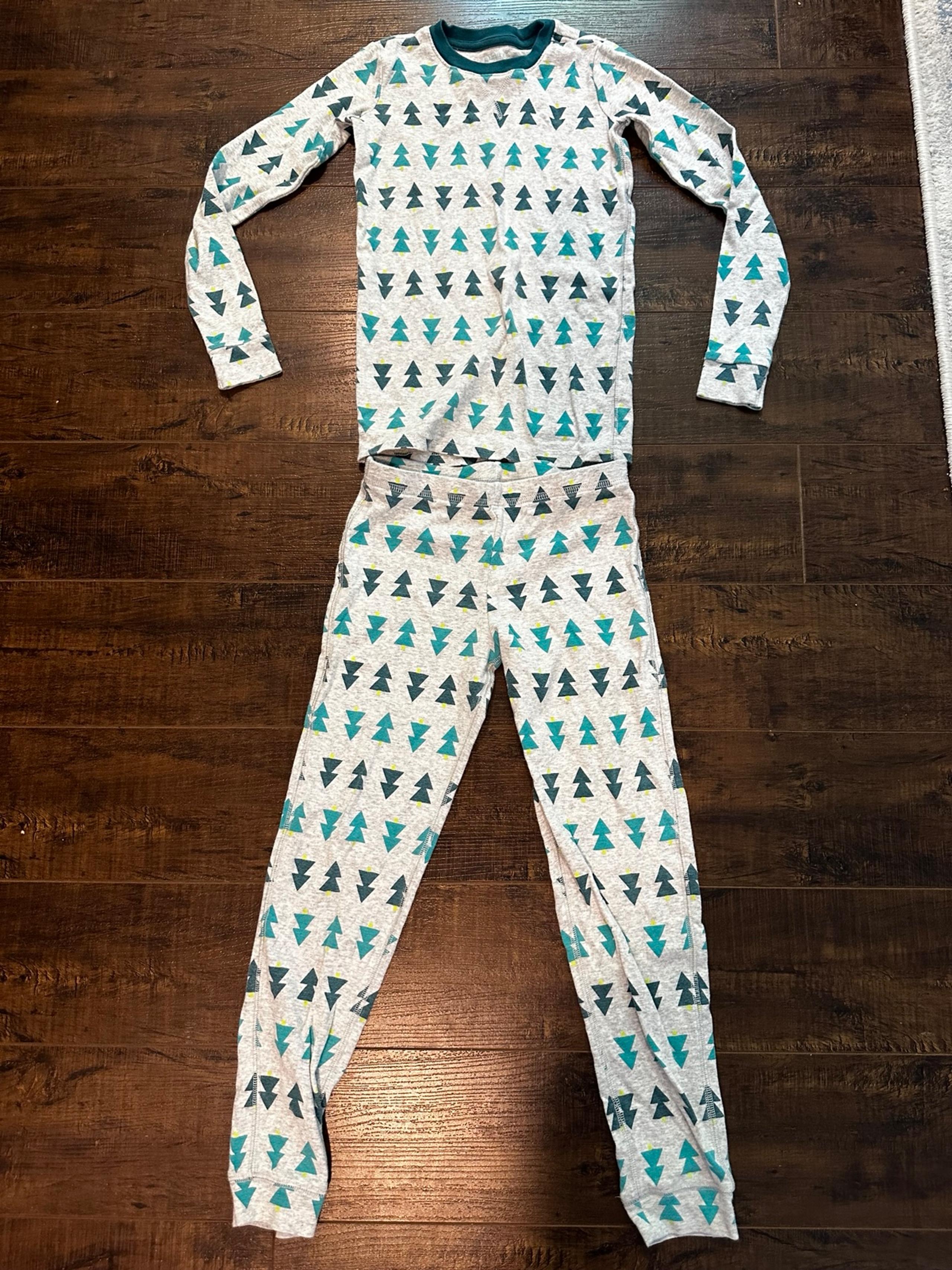 Primary pajamas Size 10 long sleeved evergreen