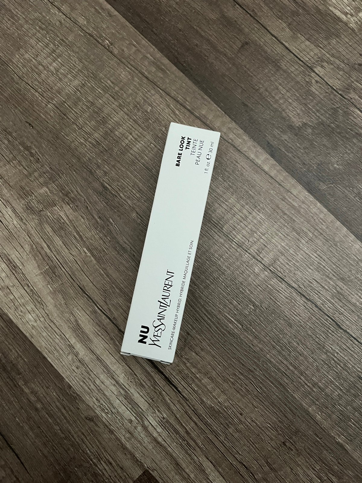 YVES SAINT LAURENT NU BARE LOOK TINT Hydrating Skin Tint Foundation - NU 3