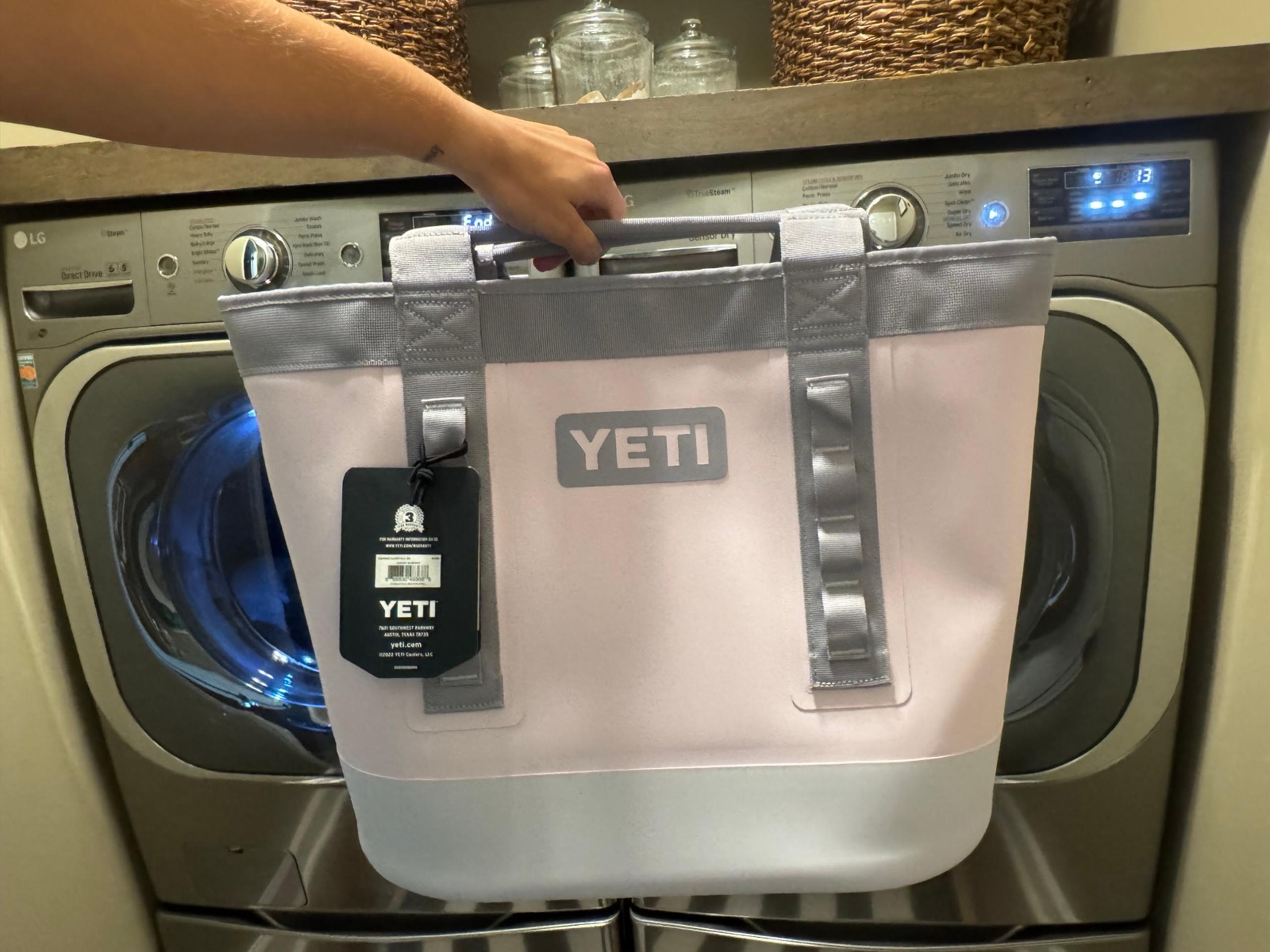 Yeti Camino 35 cherry blossom