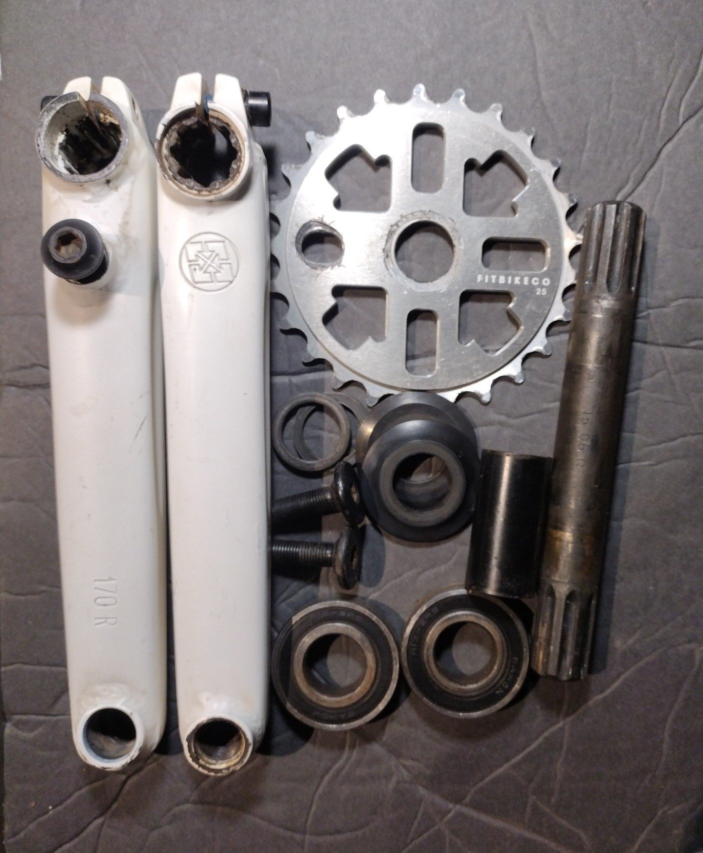 BMX FIT BIKE CO. -3 PIECES CRANK 170MM +BOTTOM BRACKET+SPROCKET 25T SET .