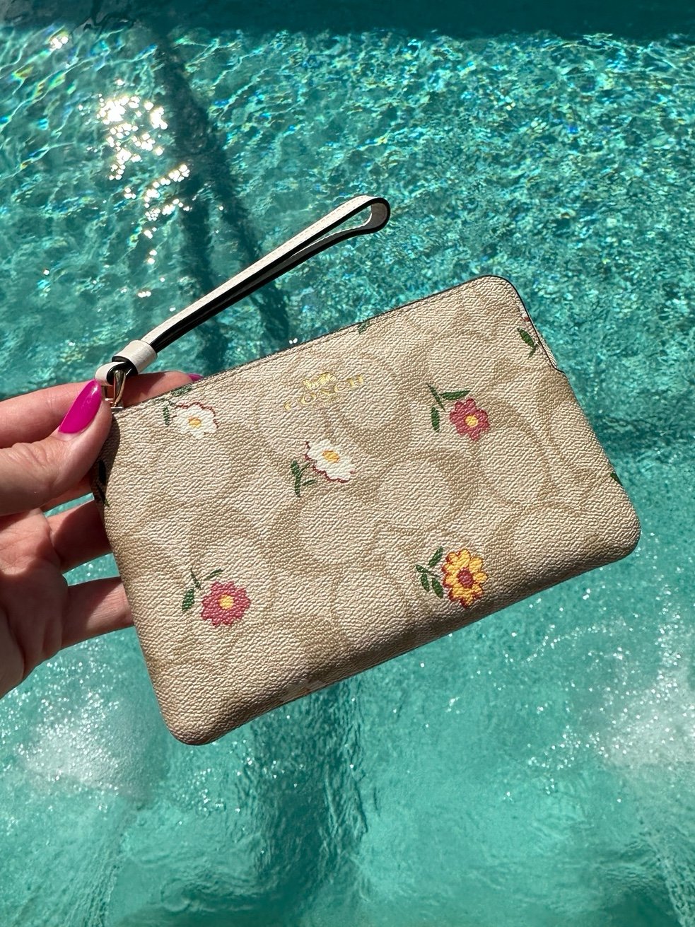 Coach Corner Zip Wristlet In Signature Canvas With Nostalgic Ditsy Print