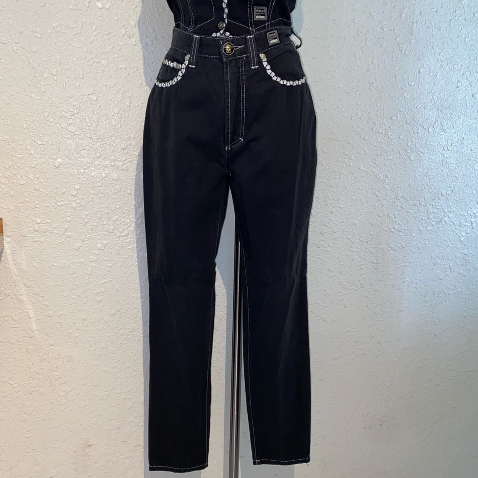 デニム・ジーパン VERSACE JEANS COUTURE Woman Jeans Black 77HAB5J0CDW00 909 VERSACE JEANS COUTURE | Black Women's Denim Pants | YOOX